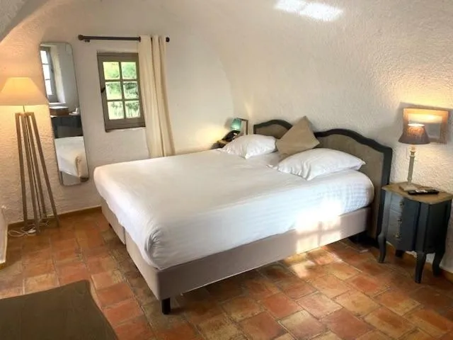 Bedroom, Bed in Garrigae Abbaye de Sainte Croix