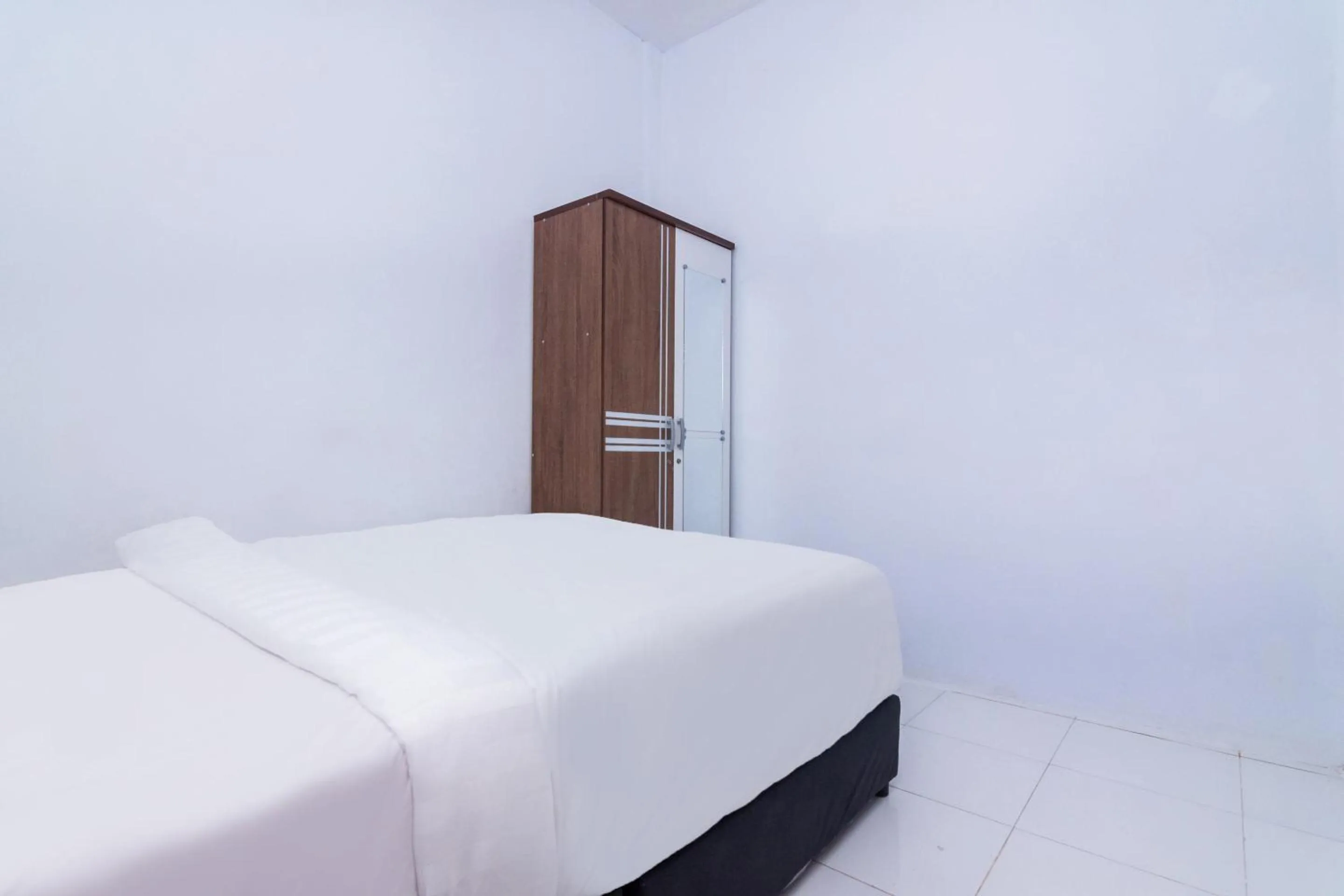 Bedroom, Bed in OYO Life 2670 Aline Kost