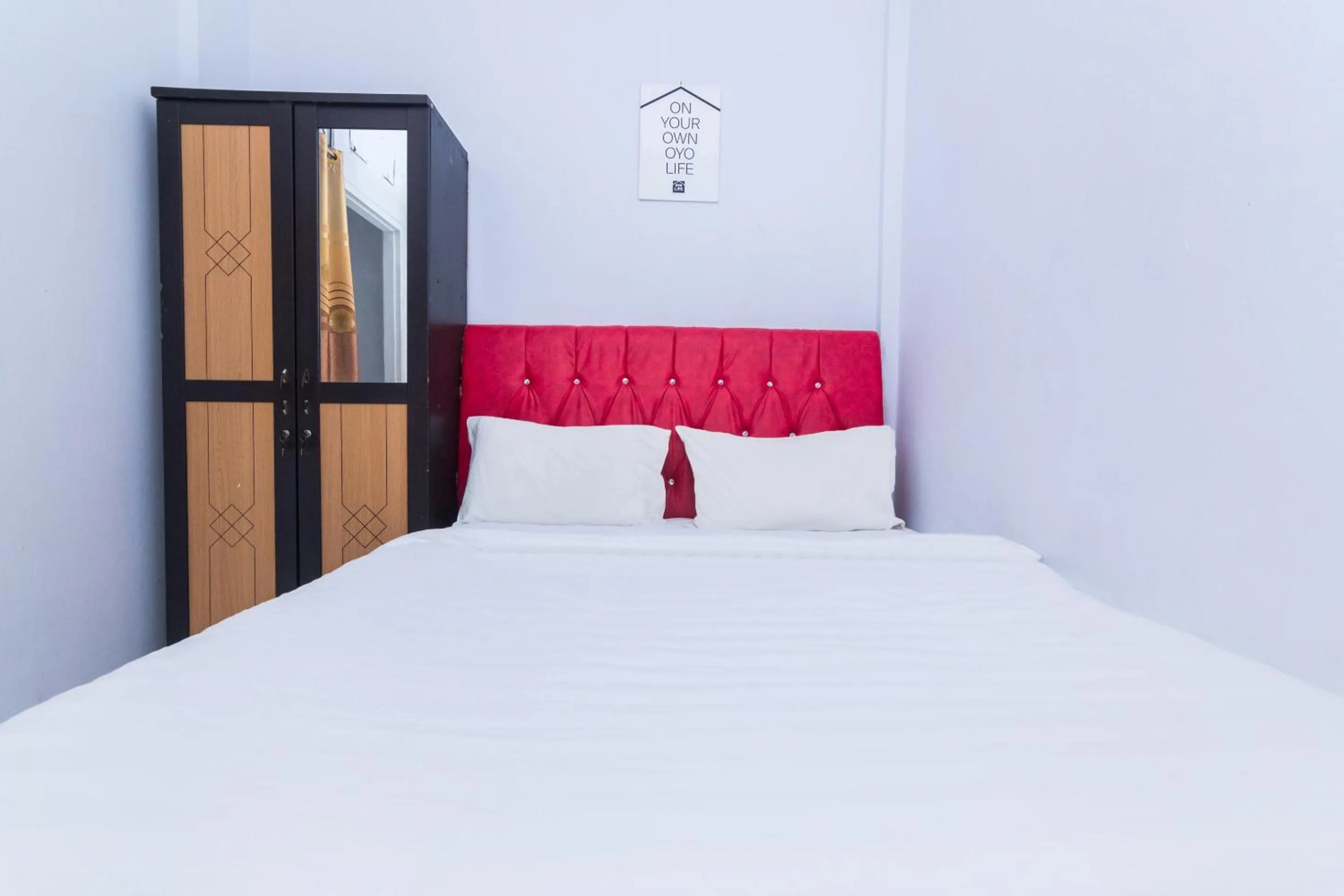 Bedroom, Bed in OYO Life 2670 Aline Kost