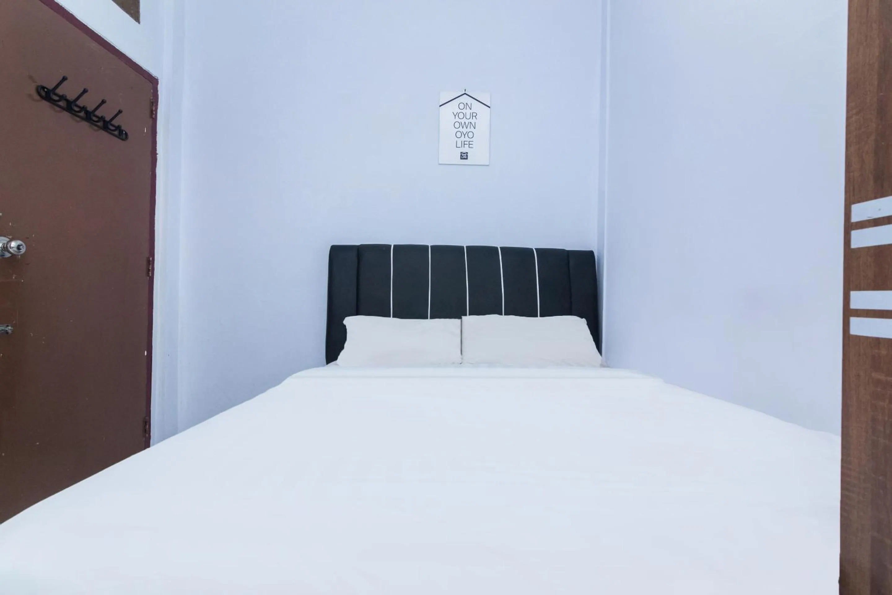 Bedroom, Bed in OYO Life 2670 Aline Kost