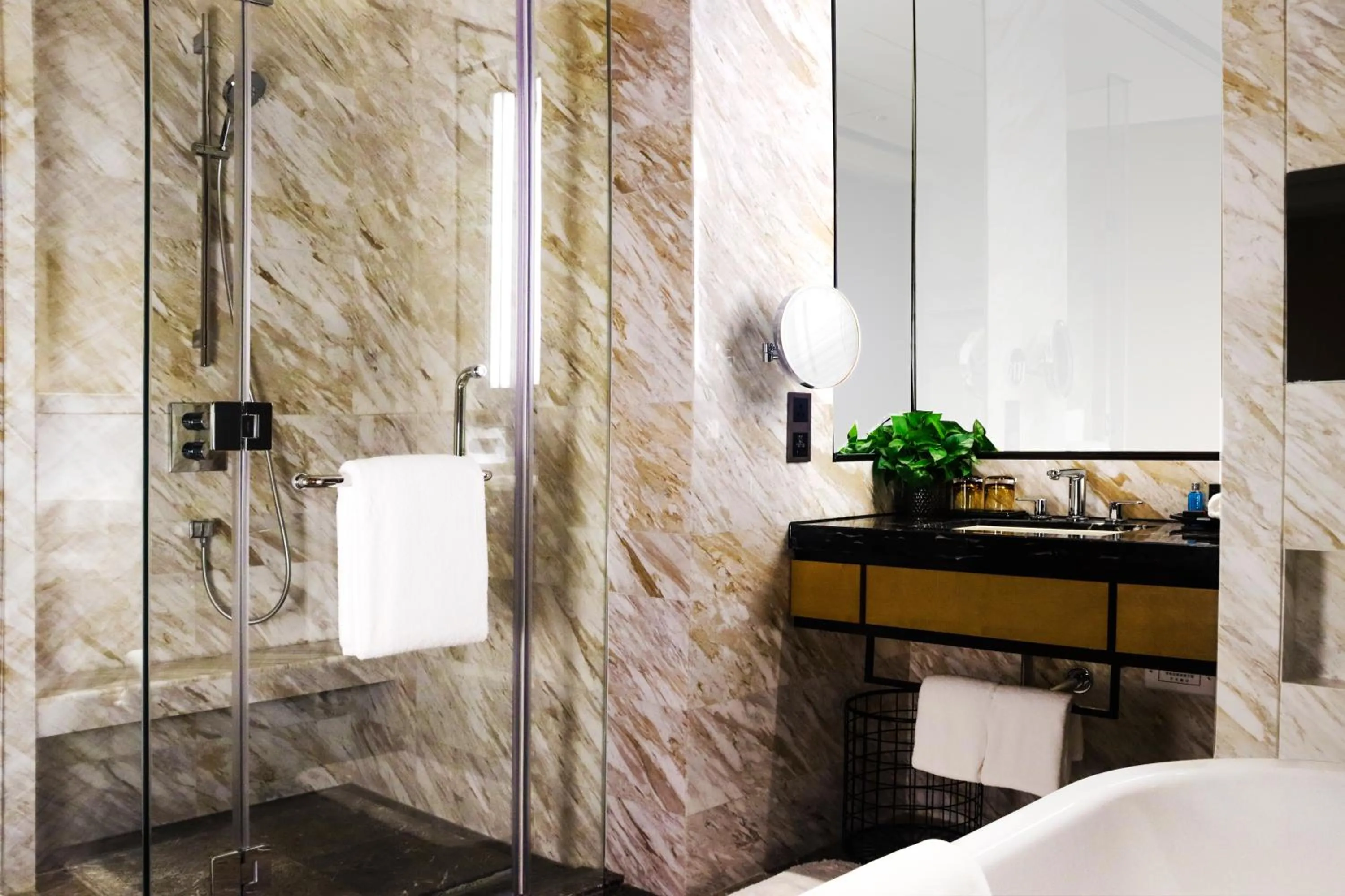 Shower in Kempinski Residences Guangzhou