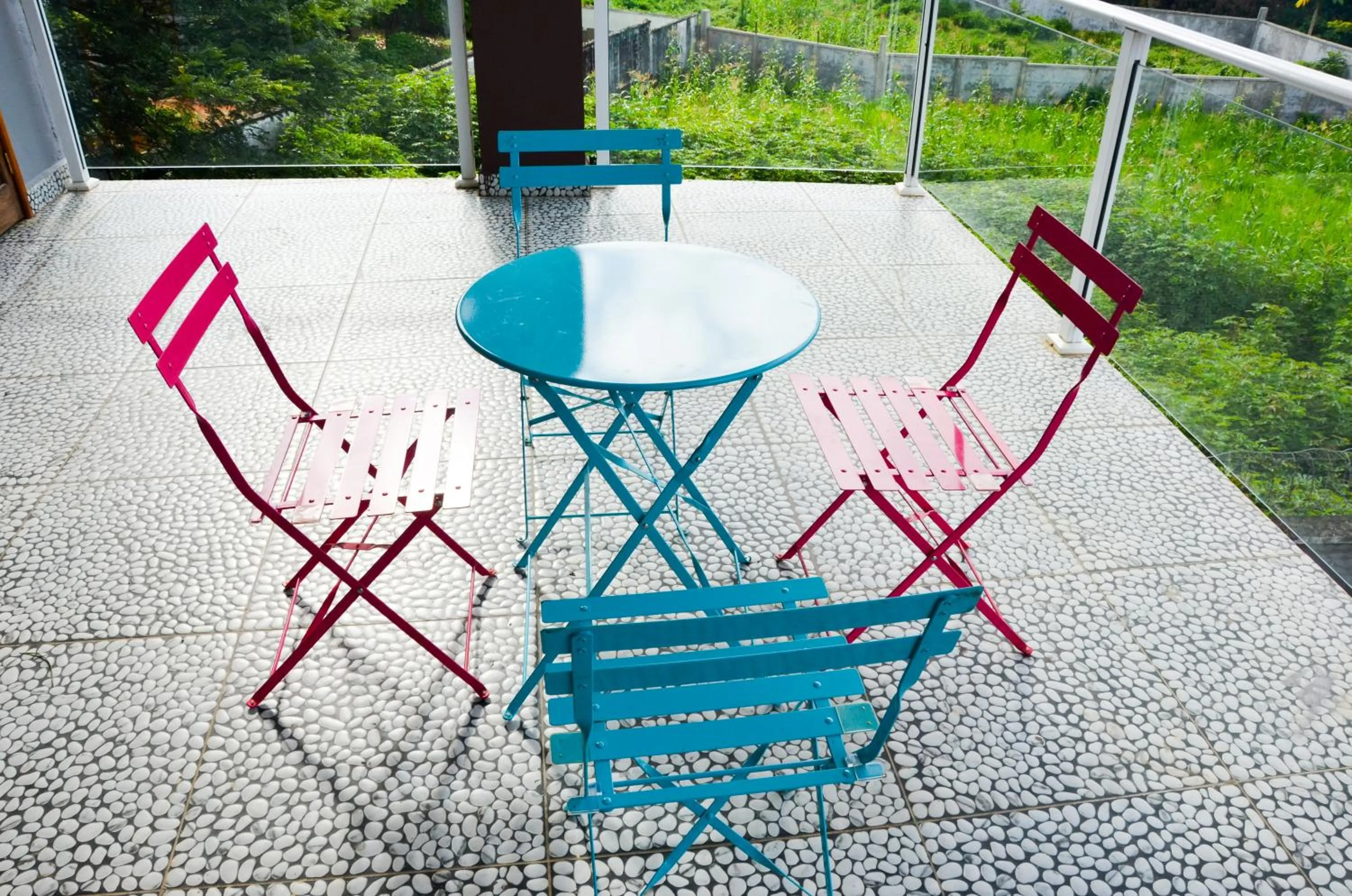 Patio in Cambria Hotel