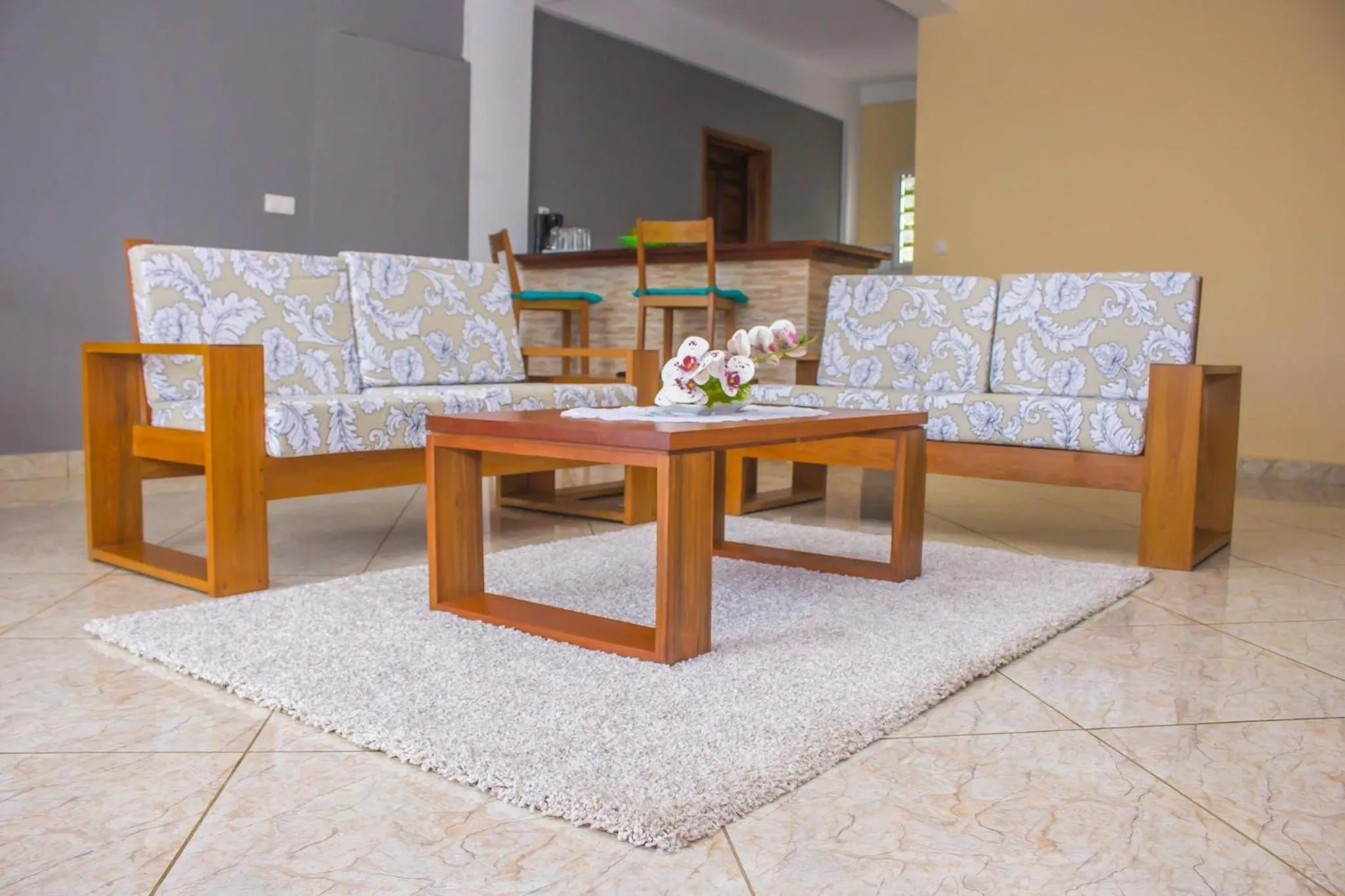 Living room in Cambria Hotel