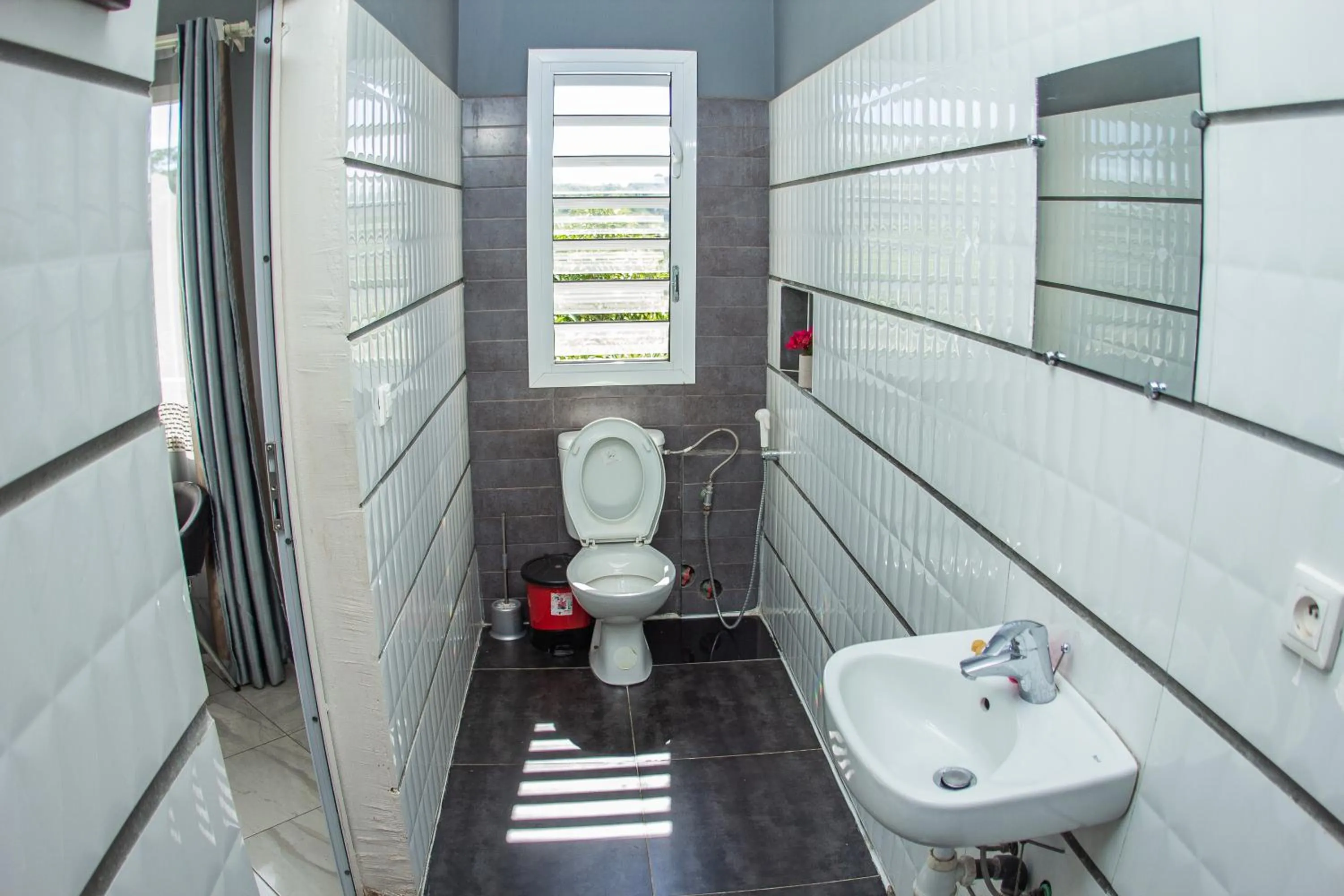 Shower in Cambria Hotel