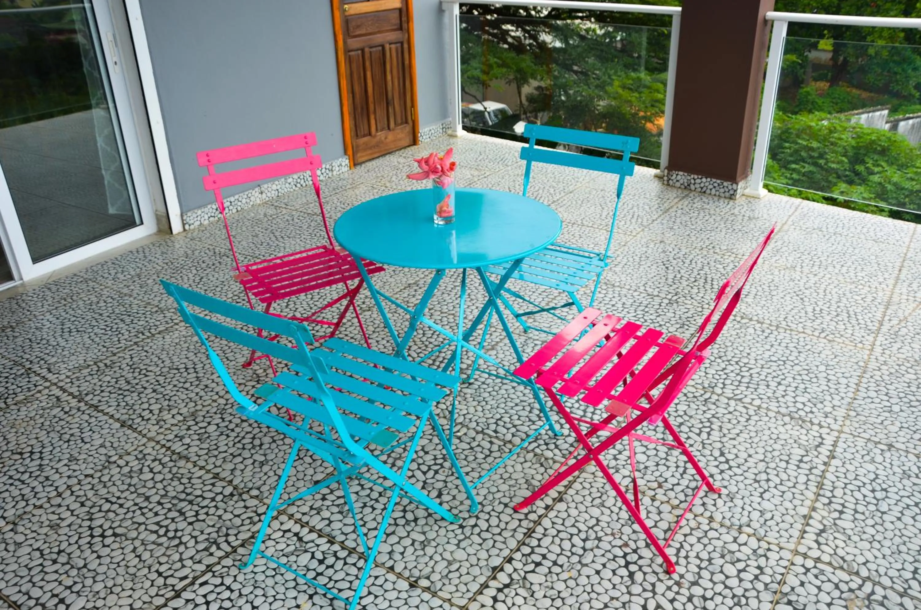 Patio in Cambria Hotel