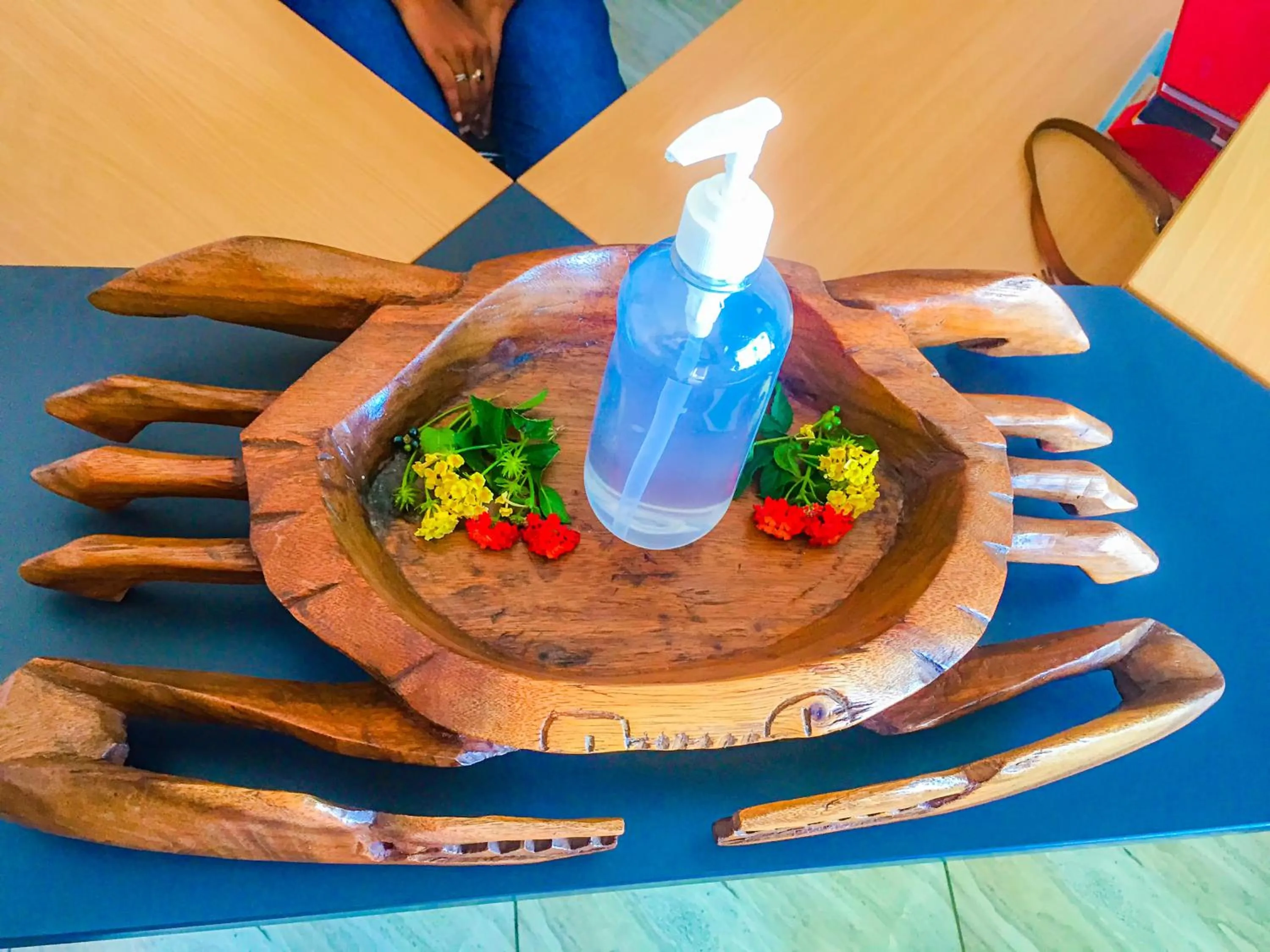 Living room in Cambria Hotel