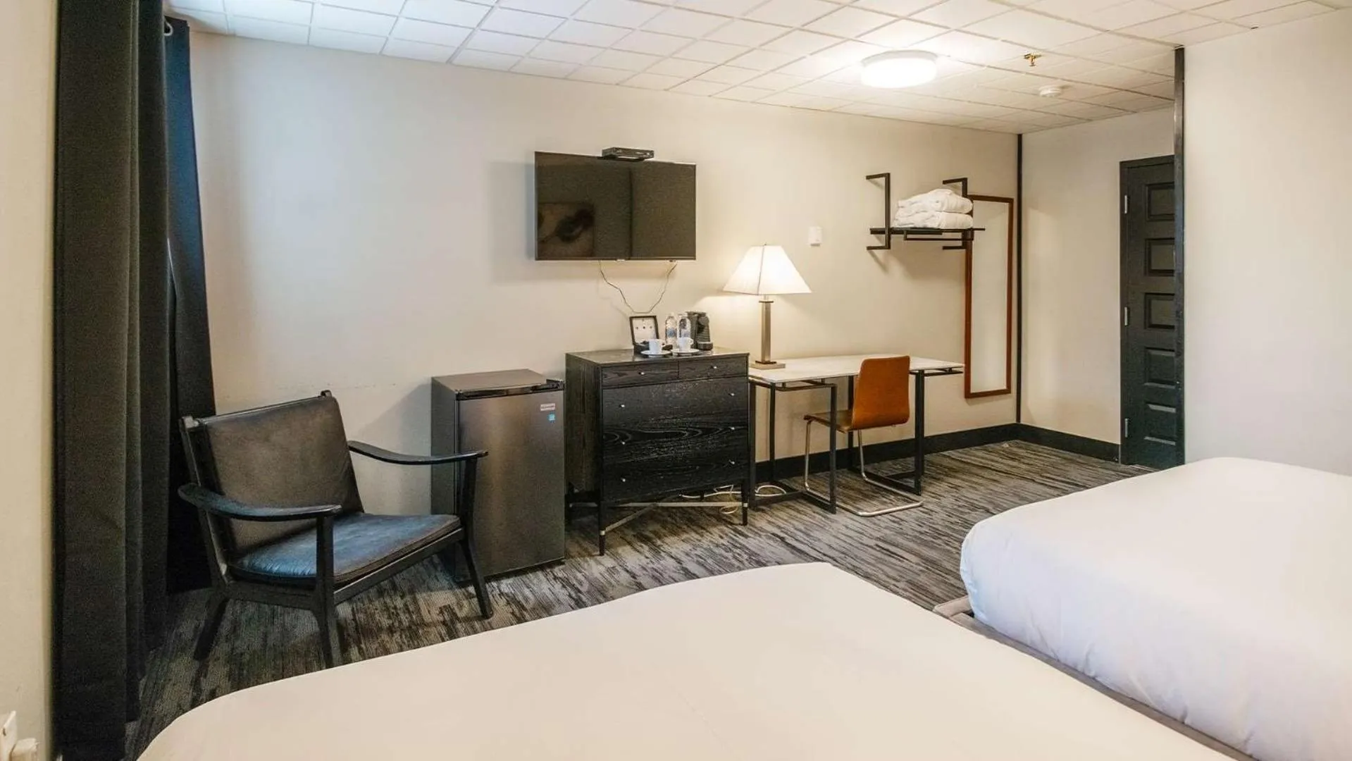 Bedroom, Bed in Midnight Sun, a Coast Hotel