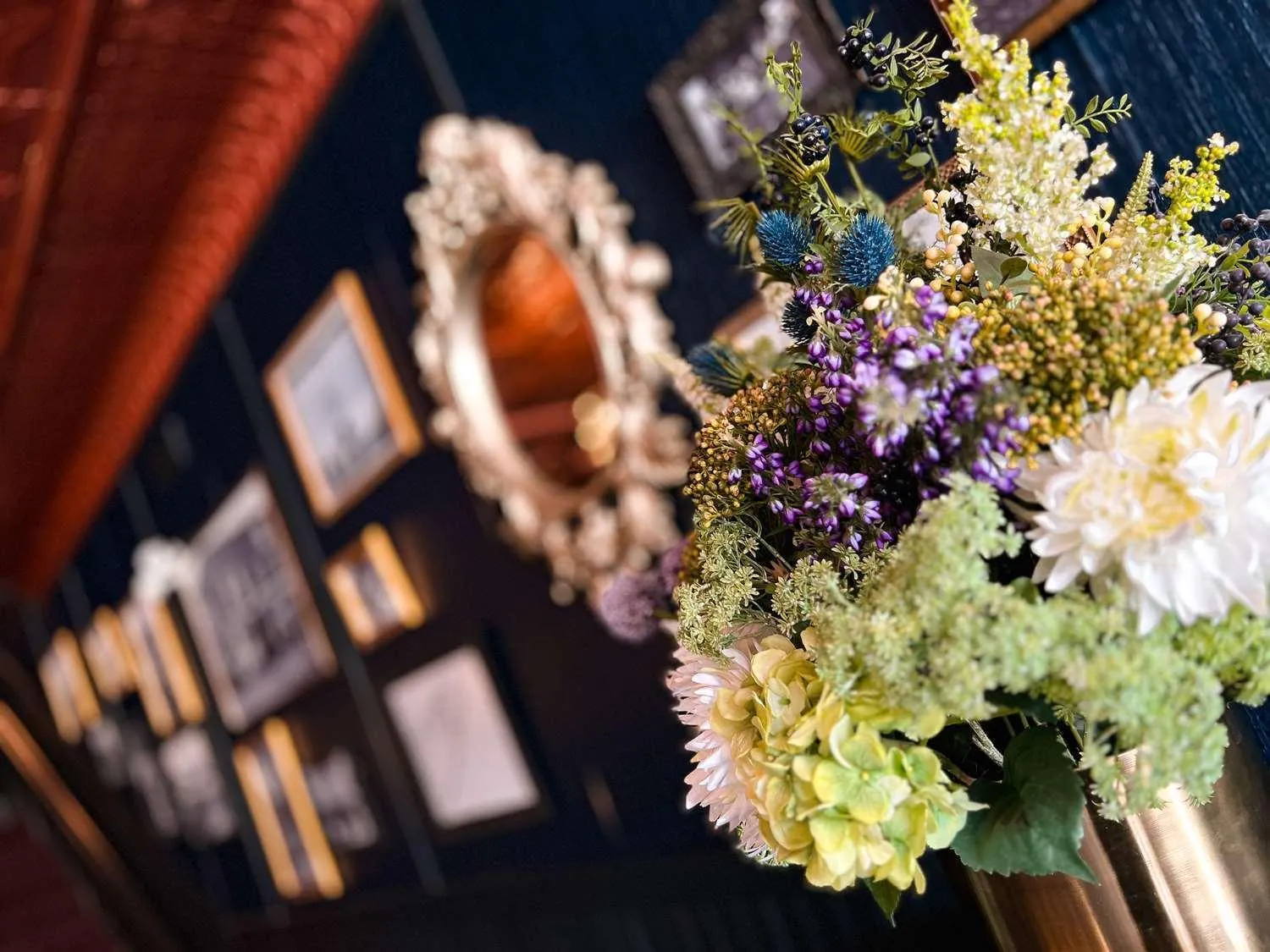 Lobby or reception in Midnight Sun, a Coast Hotel