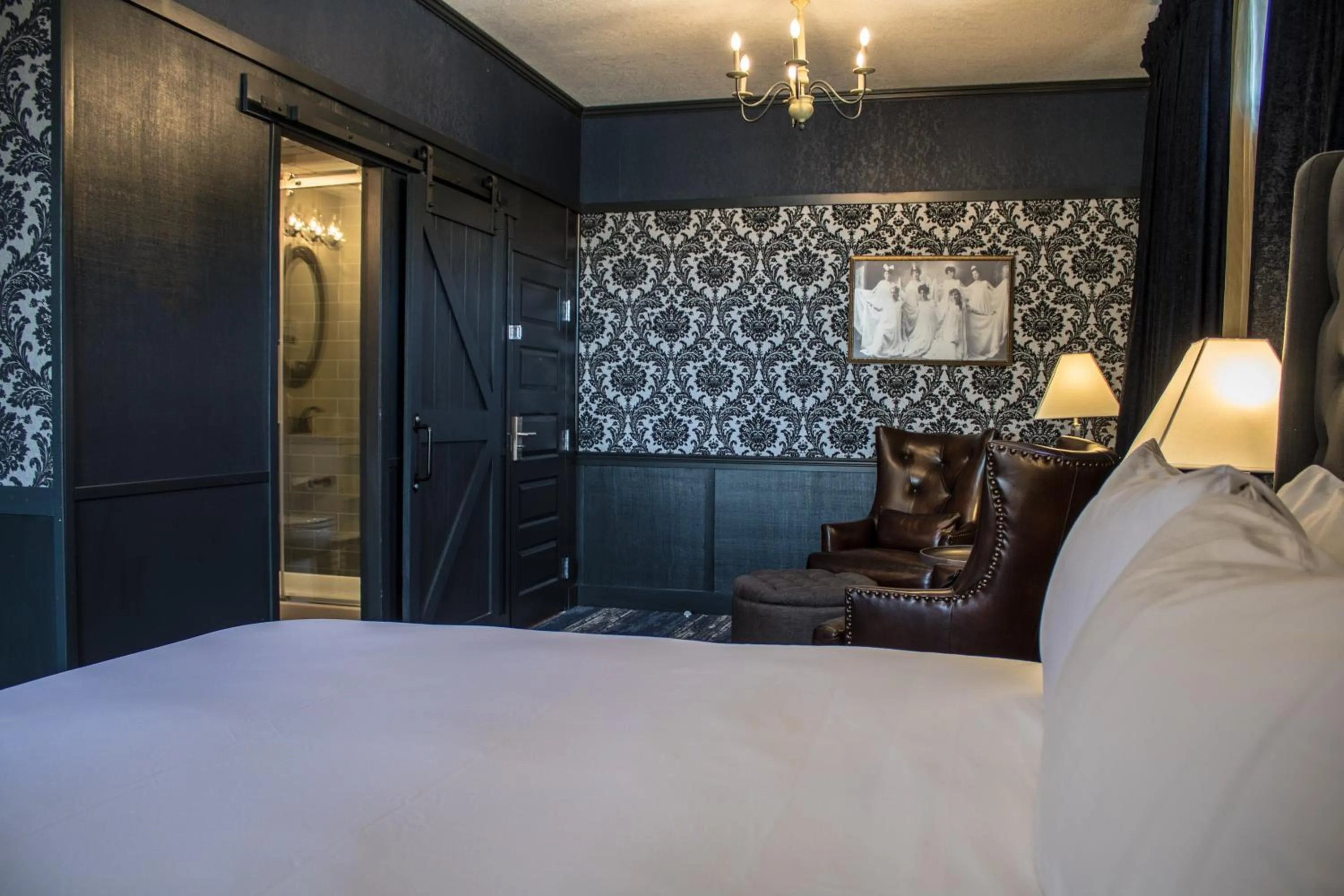 Bedroom, Bed in Midnight Sun, a Coast Hotel