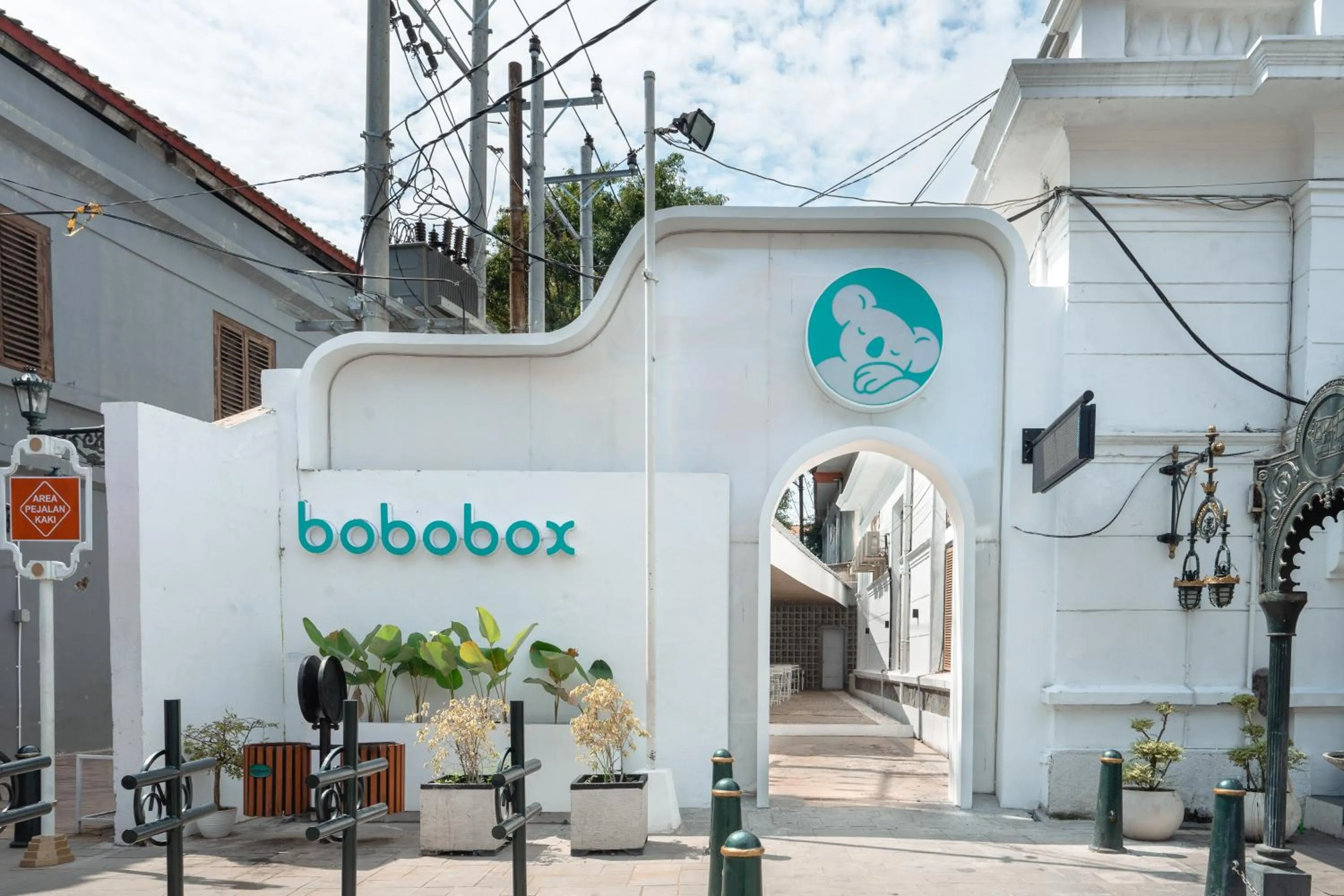 Facade/entrance in Bobopod Kota Lama, Semarang