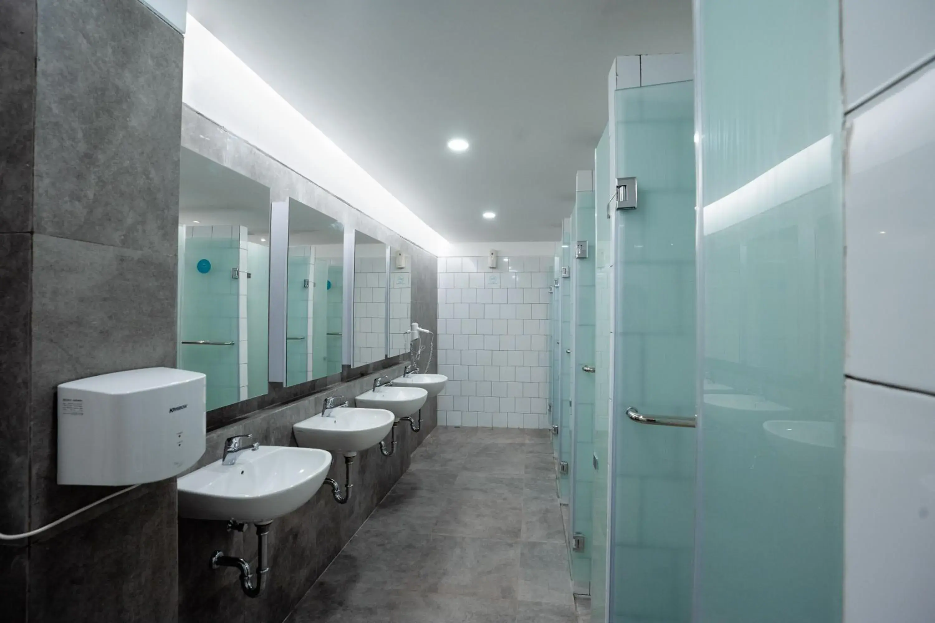 Bathroom in Bobopod Kota Lama, Semarang Bathroom in Bobopod Kota Lama, Semarang