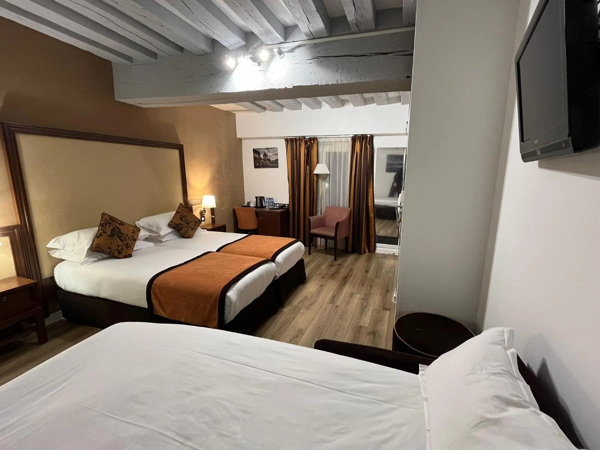 Bedroom, Bed in Hôtel 85 Saint Honore