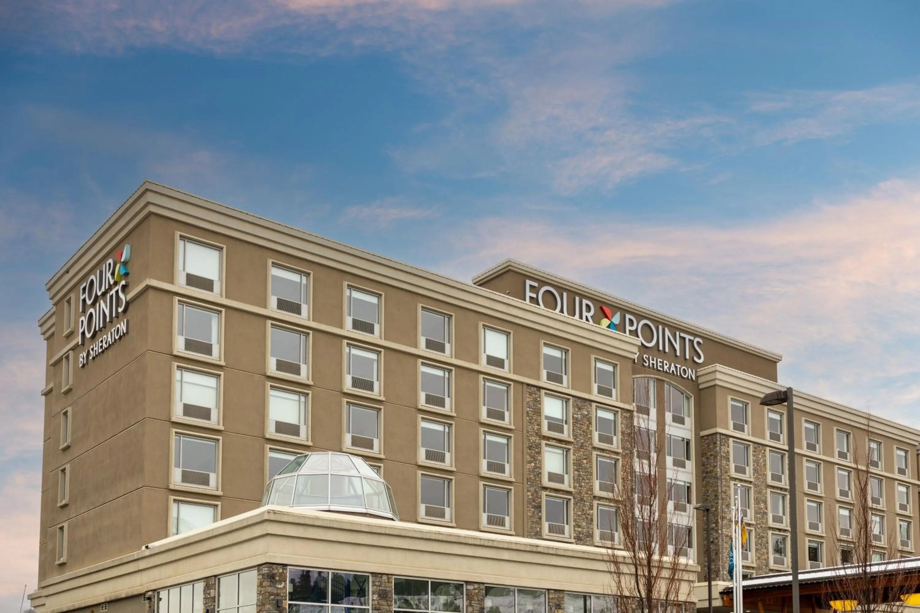 Property building in Four Points by Sheraton Kelowna Airport