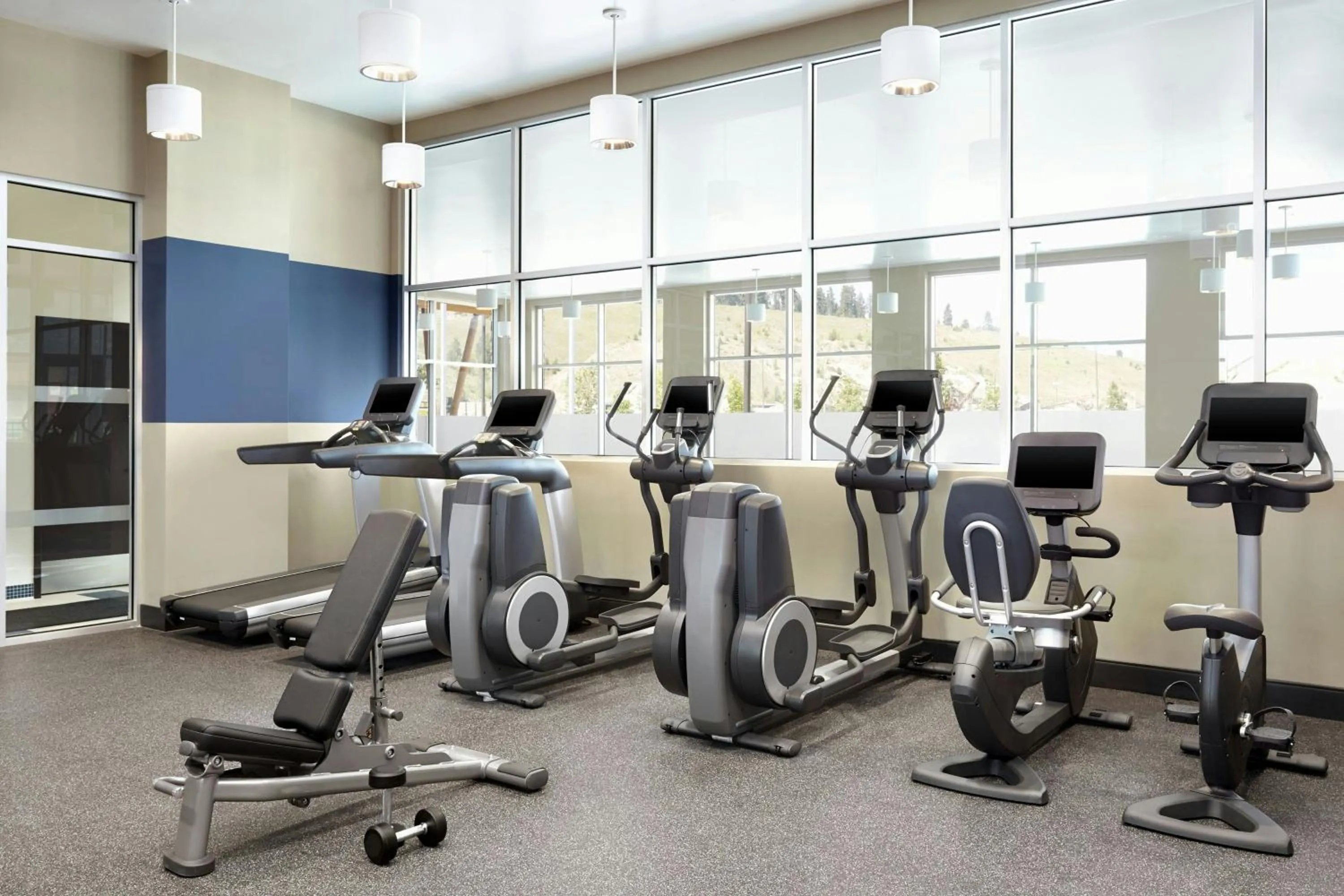 Fitness centre/facilities in Four Points by Sheraton Kelowna Airport