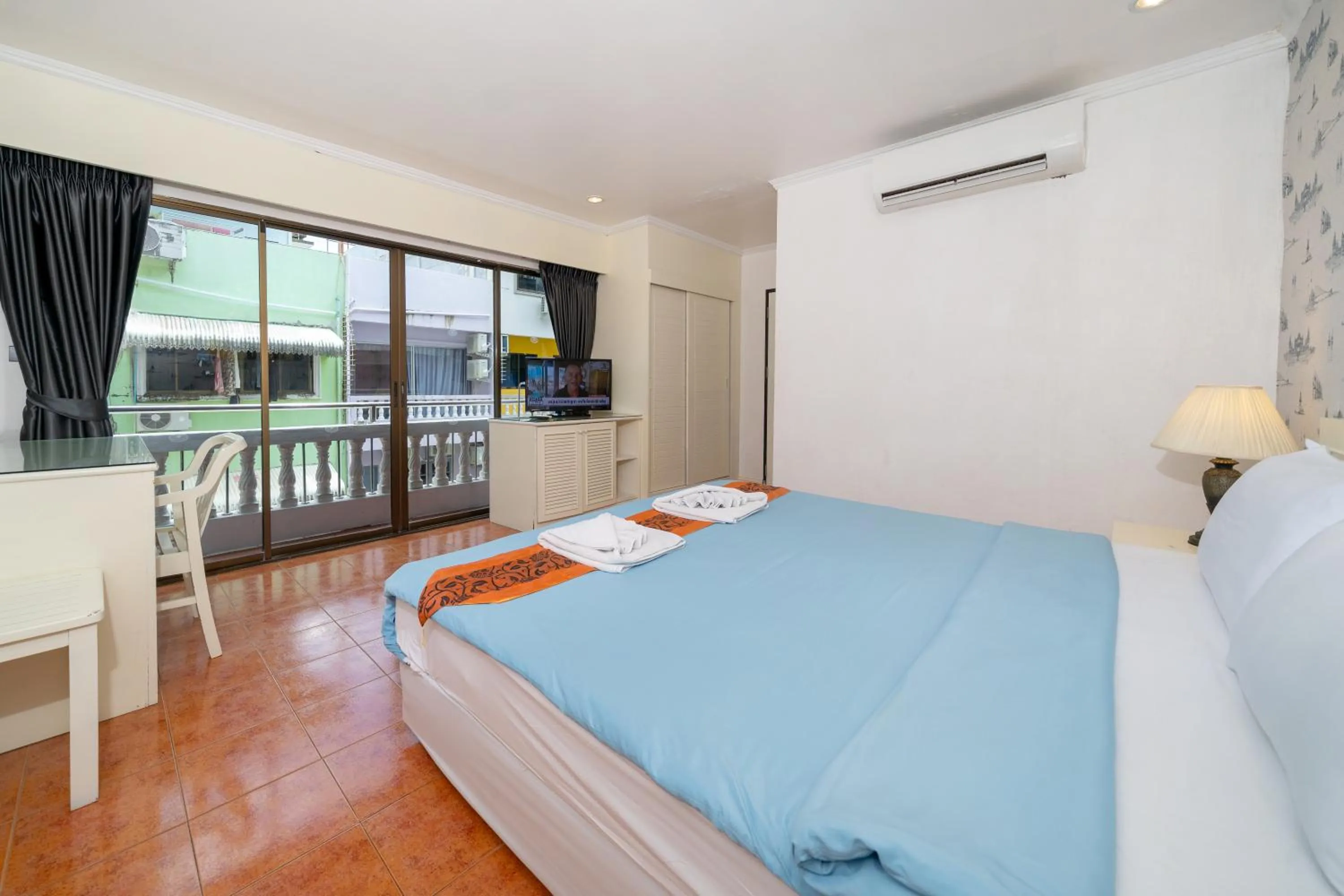 Bed in Patong Central Residence and Apartment