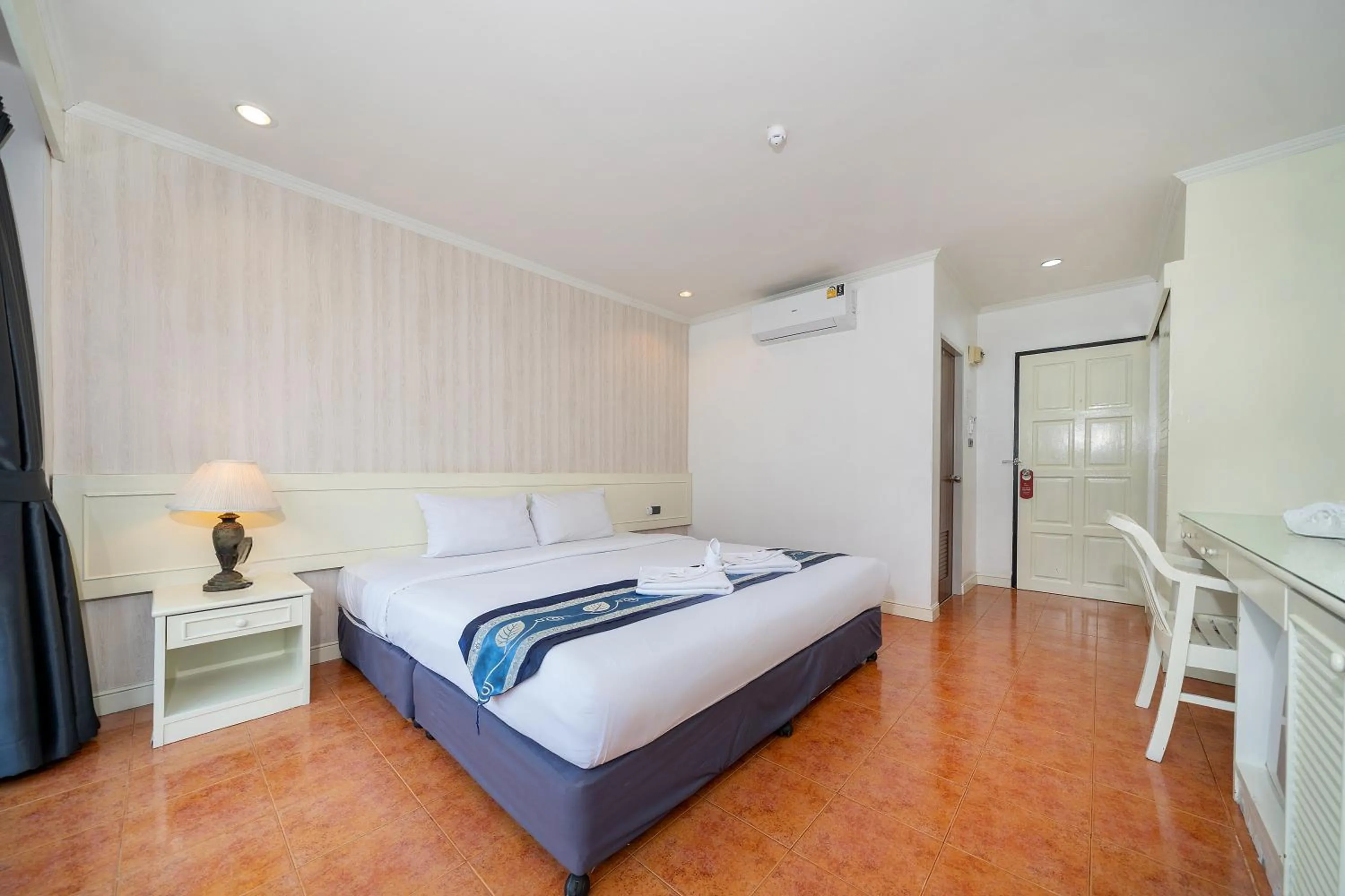 Bed in Patong Central Residence and Apartment