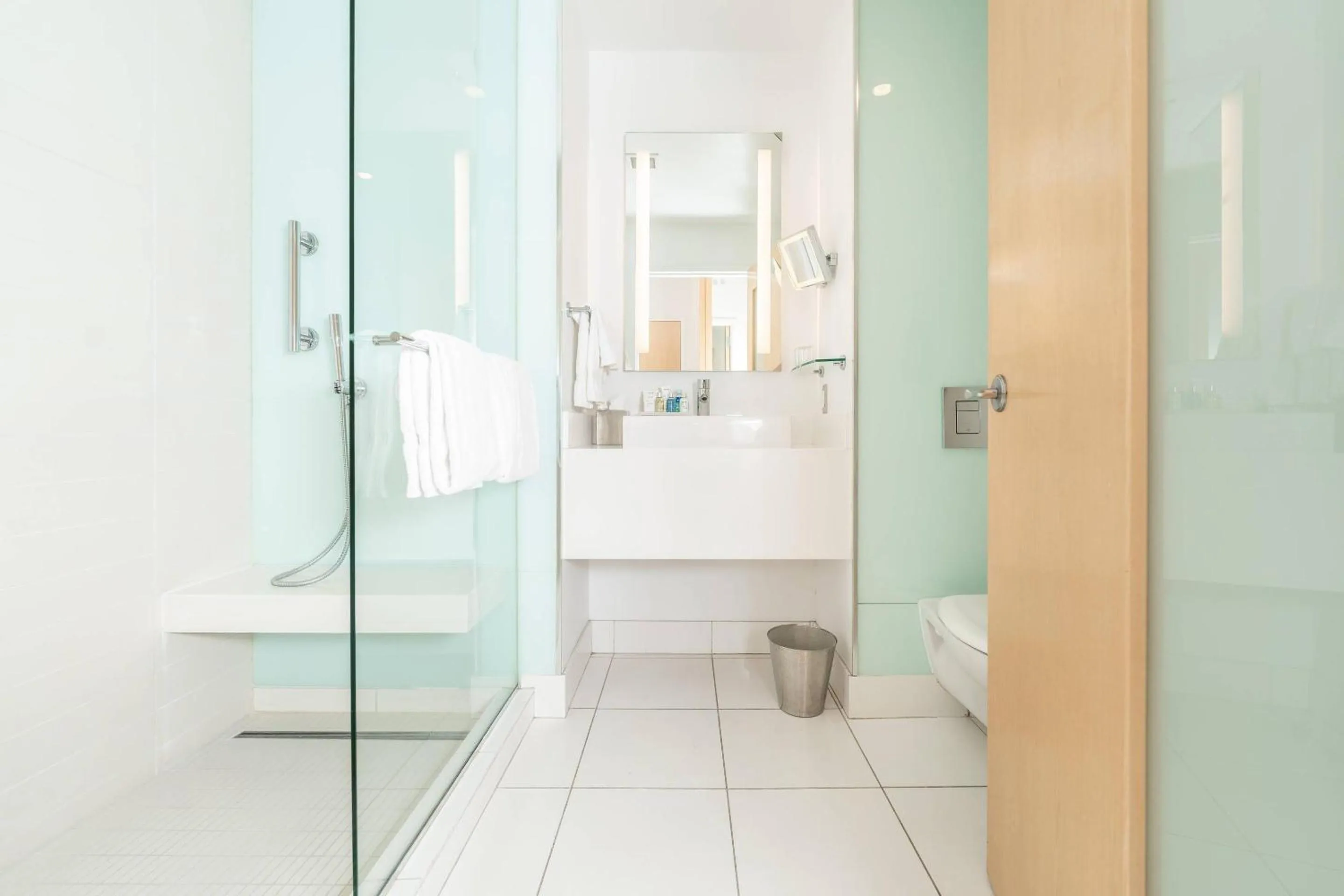 Bedroom in Radisson Blu Mall of America