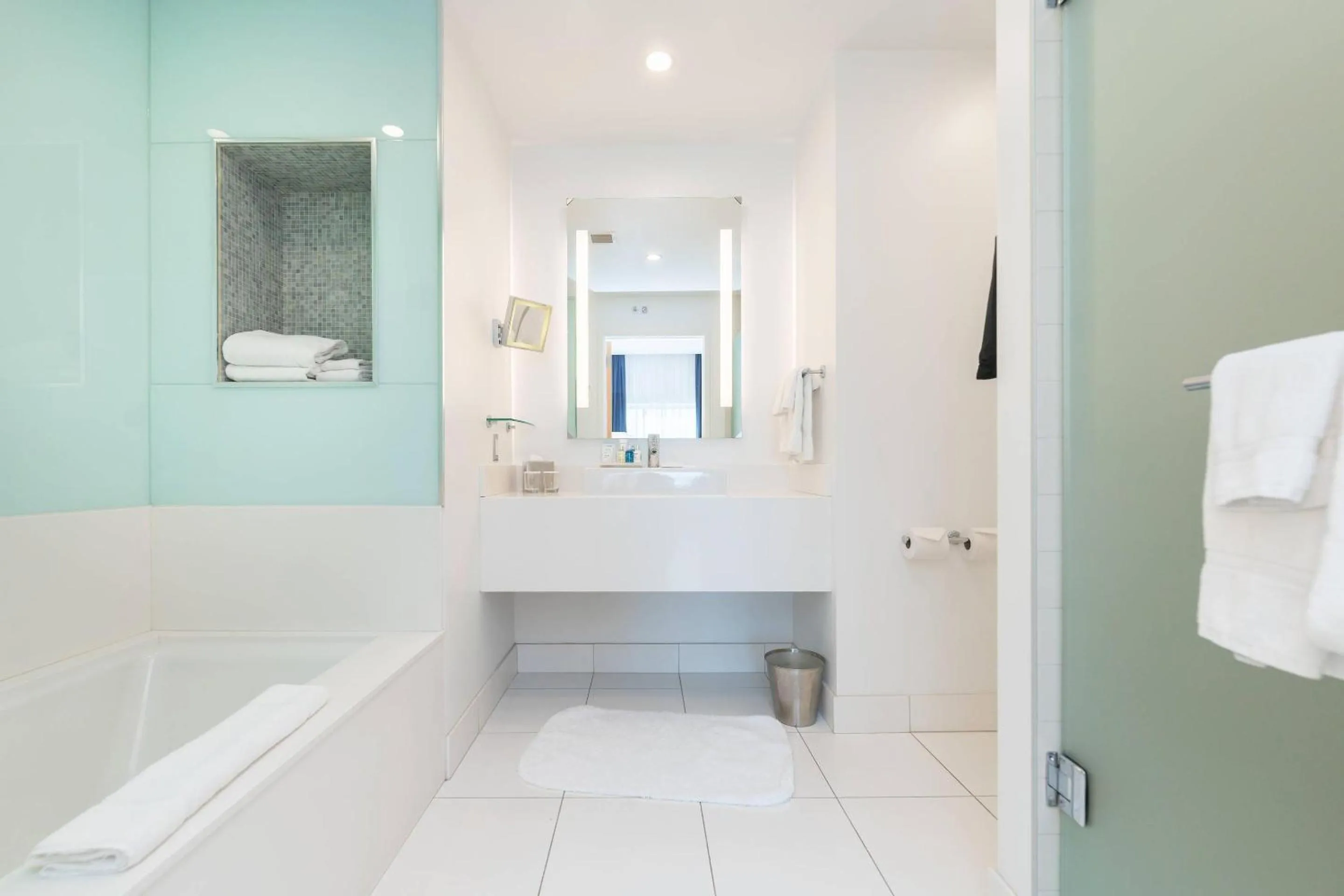 Bedroom in Radisson Blu Mall of America