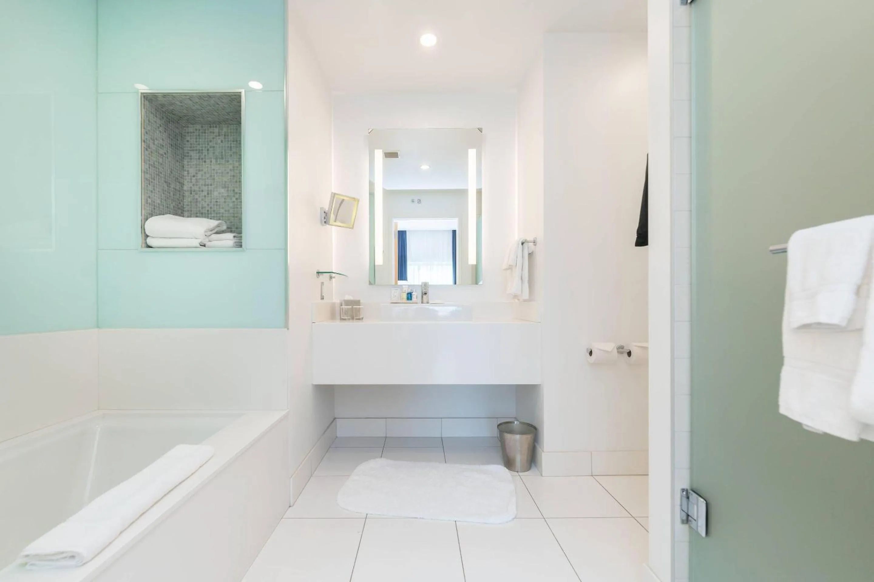 Bedroom in Radisson Blu Mall of America