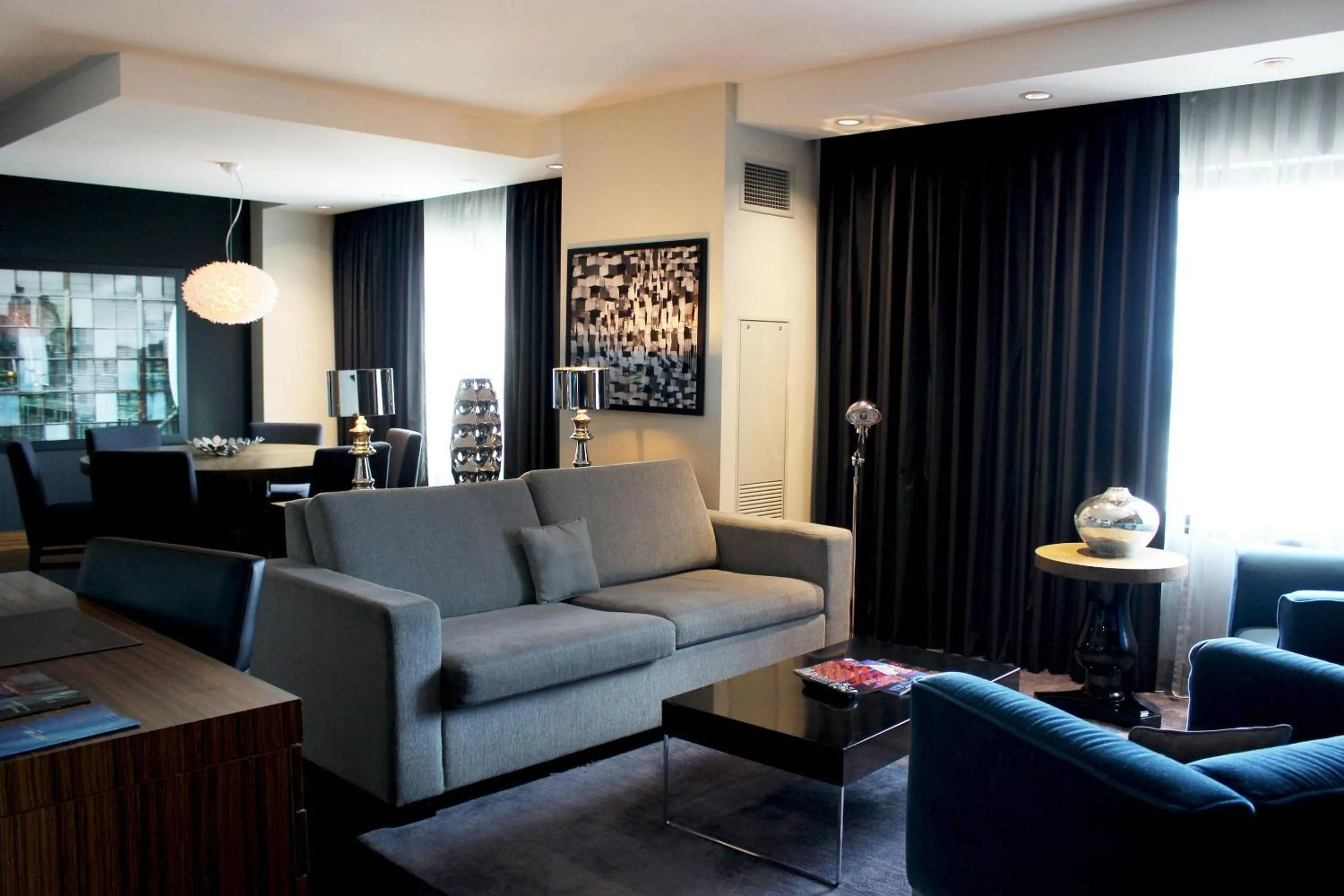 Bedroom in Radisson Blu Mall of America