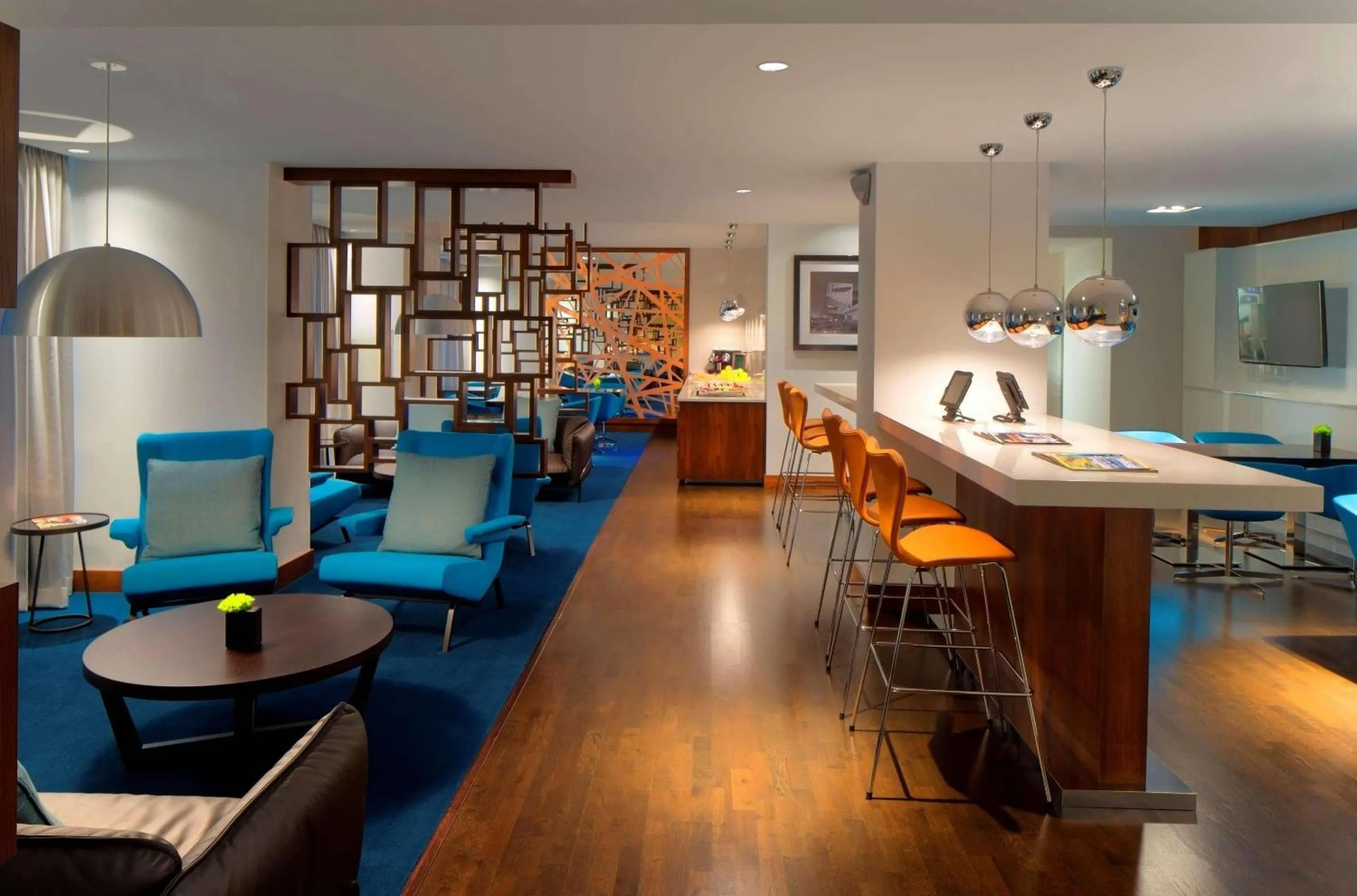 Lounge or bar in Radisson Blu Mall of America