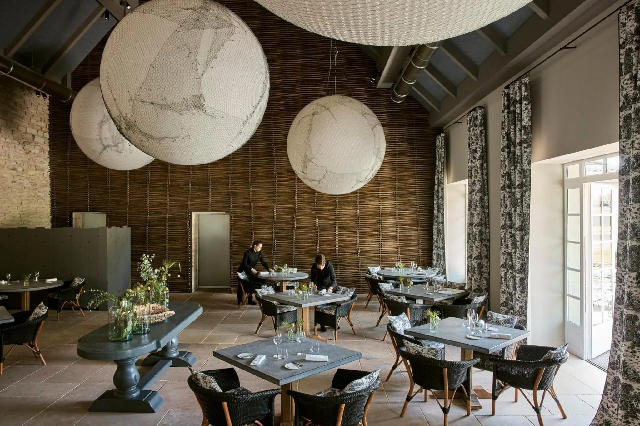 Restaurant/places to eat in COMO Le Montrachet