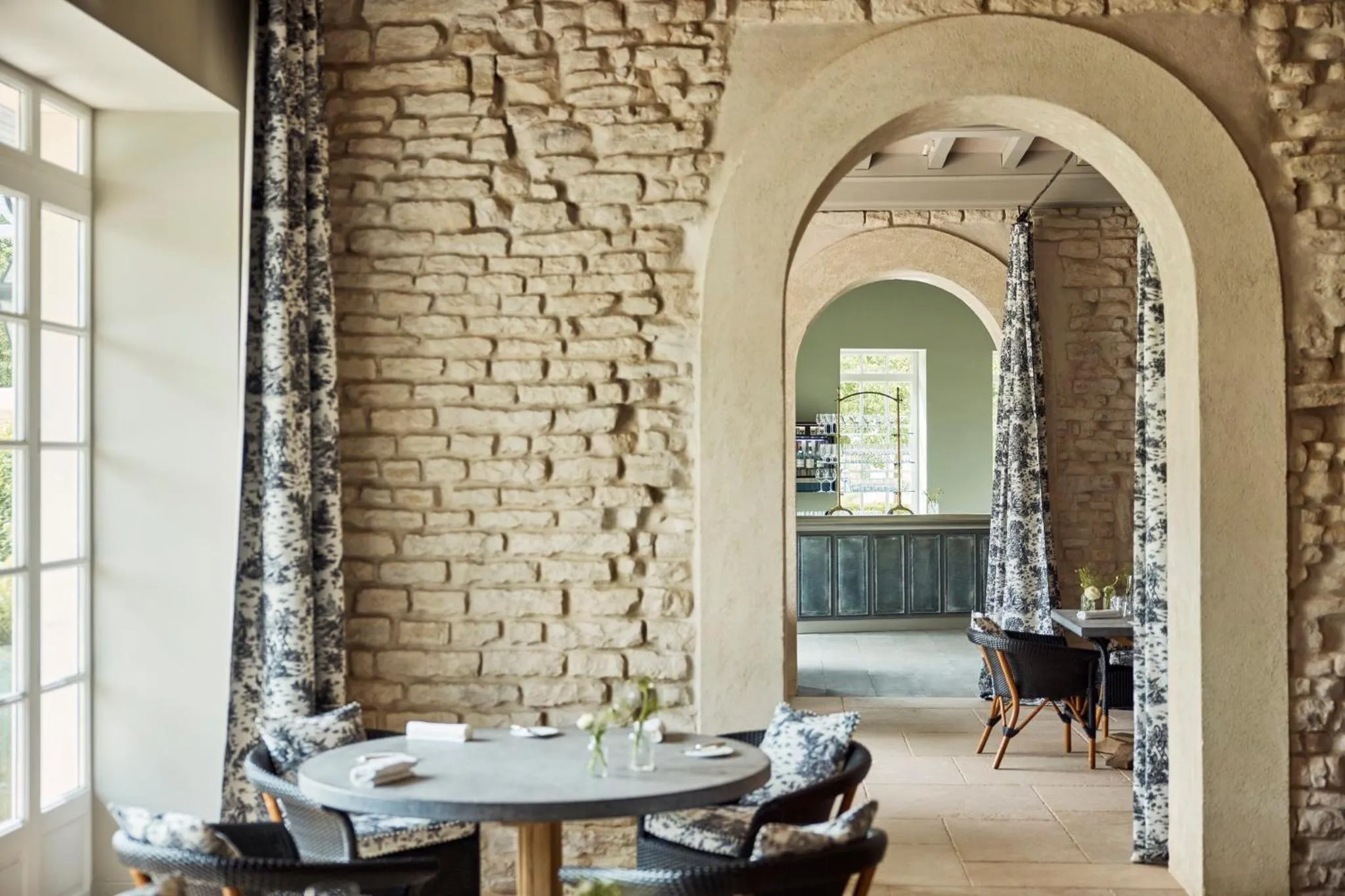 Restaurant/places to eat in COMO Le Montrachet