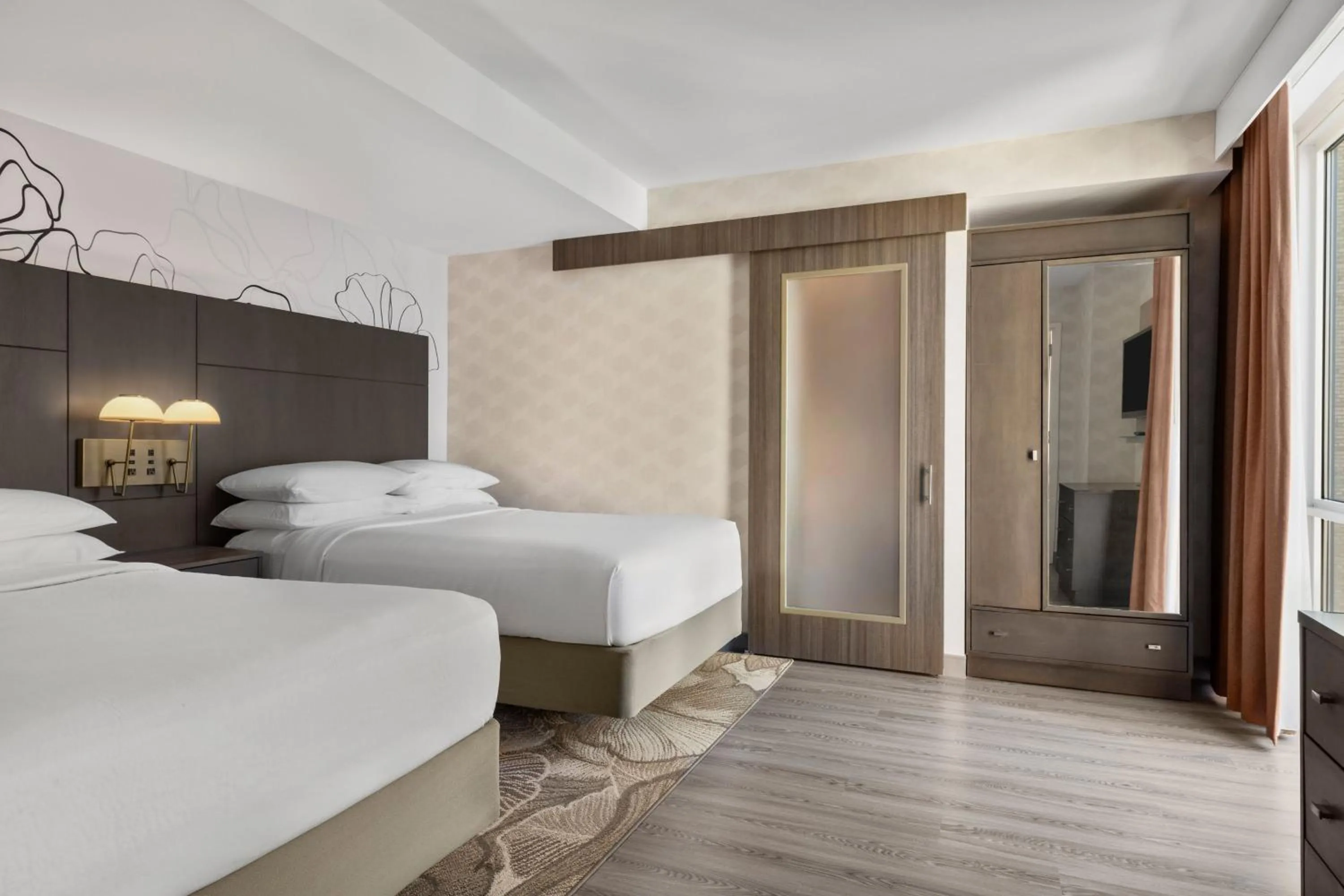 Photo of the whole room, Bed in Courtyard by Marriott New York Manhattan/Chelsea