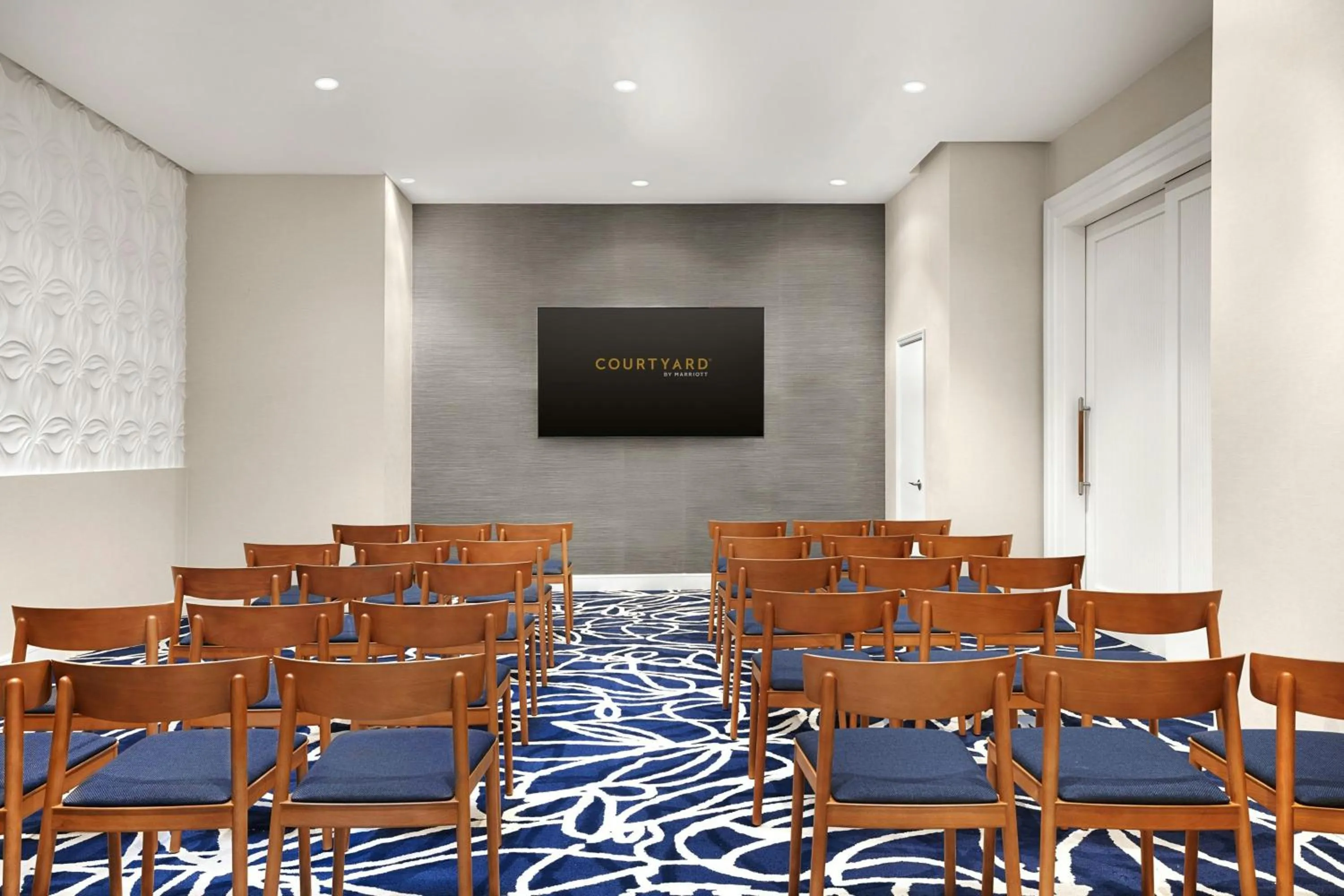 Meeting/conference room in Courtyard by Marriott New York Manhattan/Chelsea