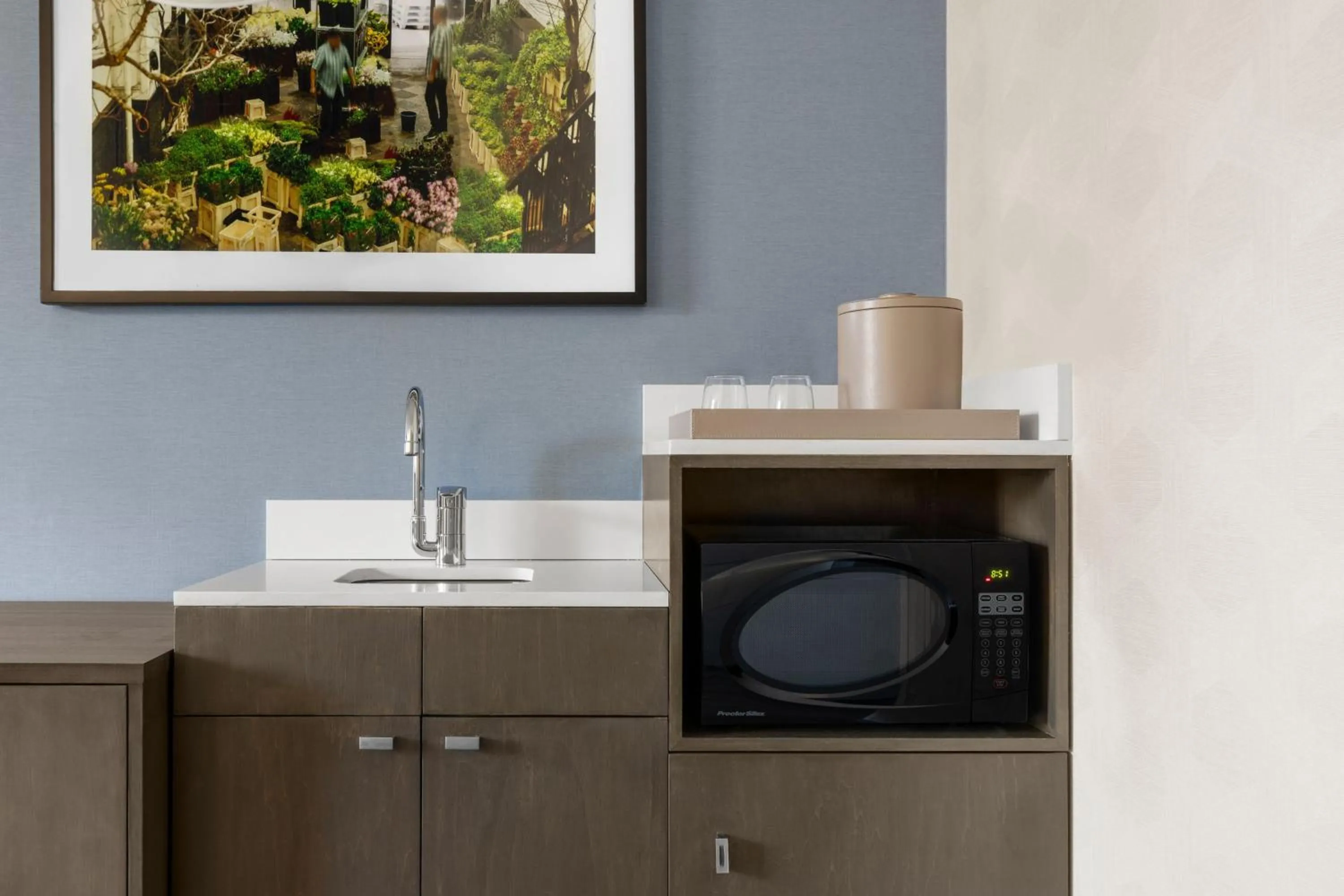 Photo of the whole room in Courtyard by Marriott New York Manhattan/Chelsea