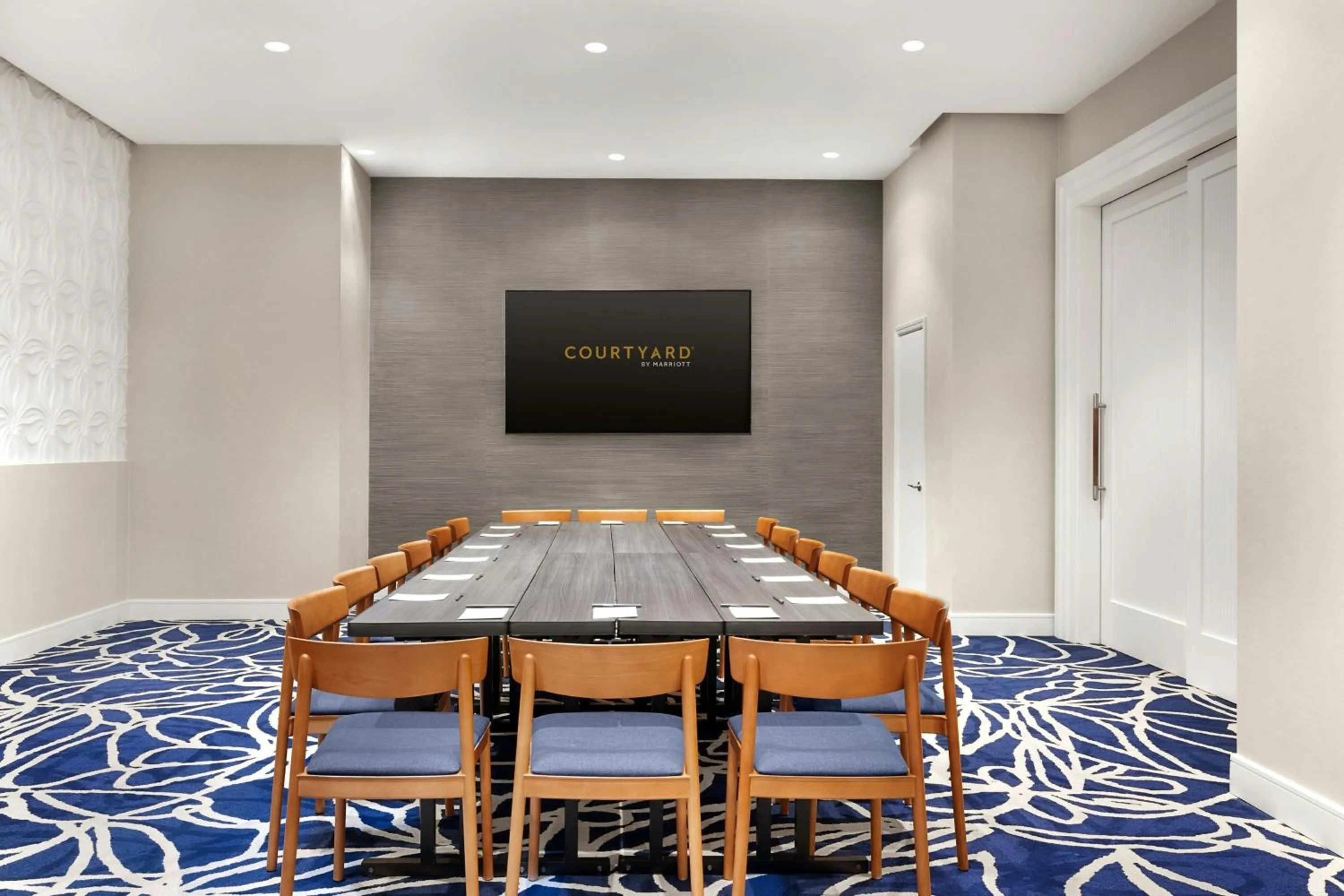Meeting/conference room in Courtyard by Marriott New York Manhattan/Chelsea
