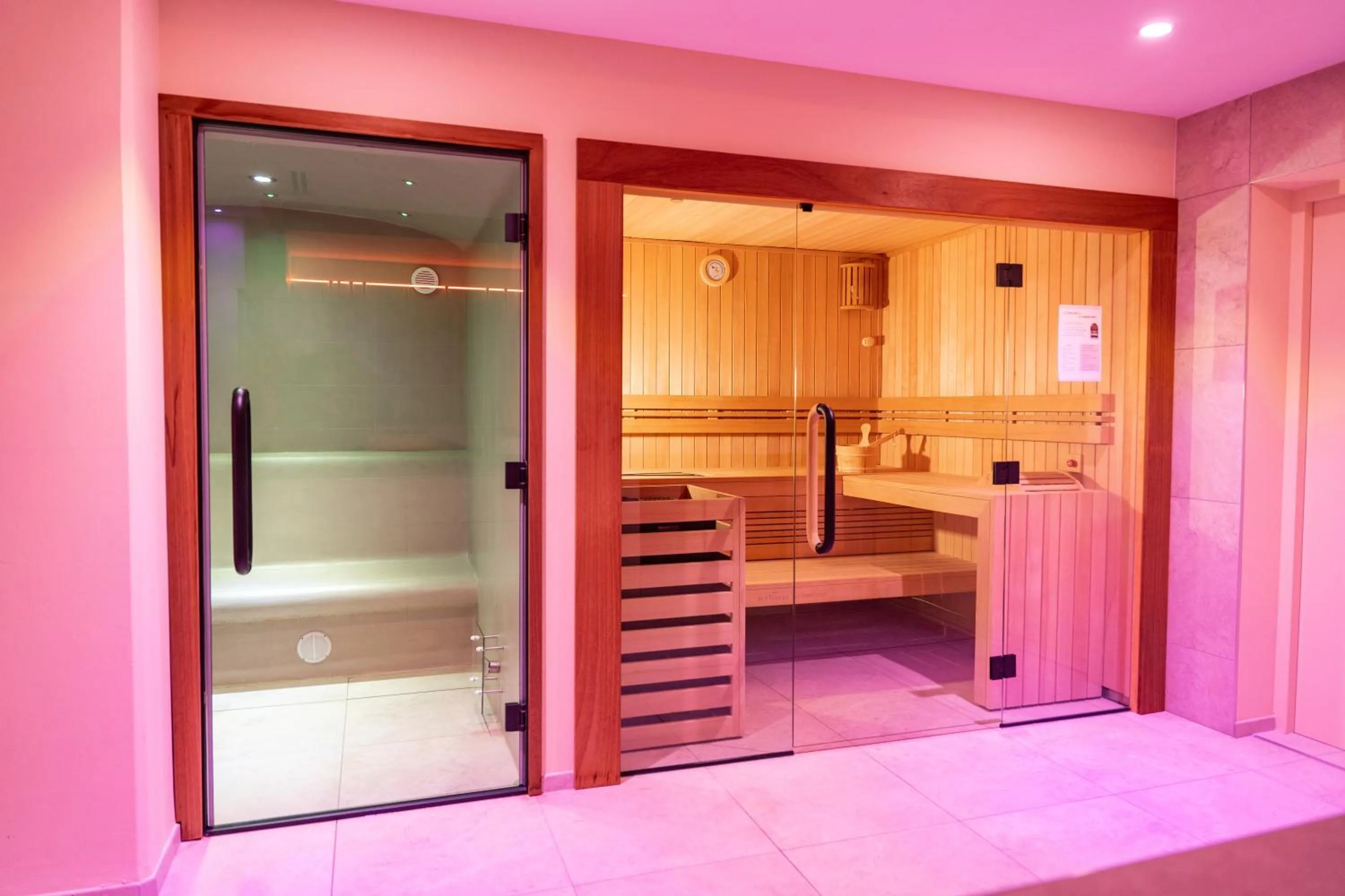 Spa and wellness centre/facilities, Bed in Eco-Domaine La Fontaine - HOTEL-SPA - 300 m Plage de la Fontaine aux Bretons
