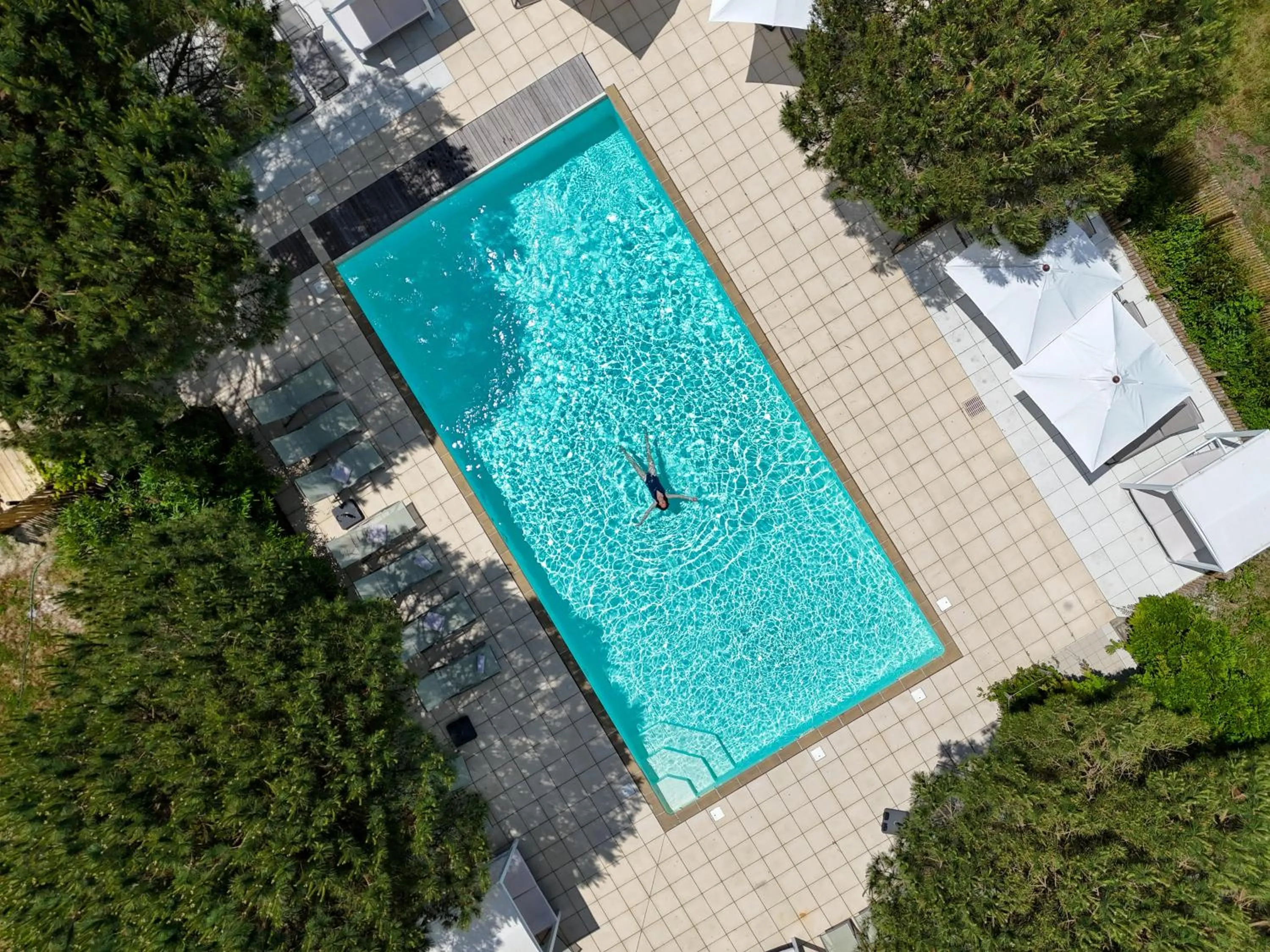 Swimming pool in Eco-Domaine La Fontaine - HOTEL-SPA - 300 m Plage de la Fontaine aux Bretons