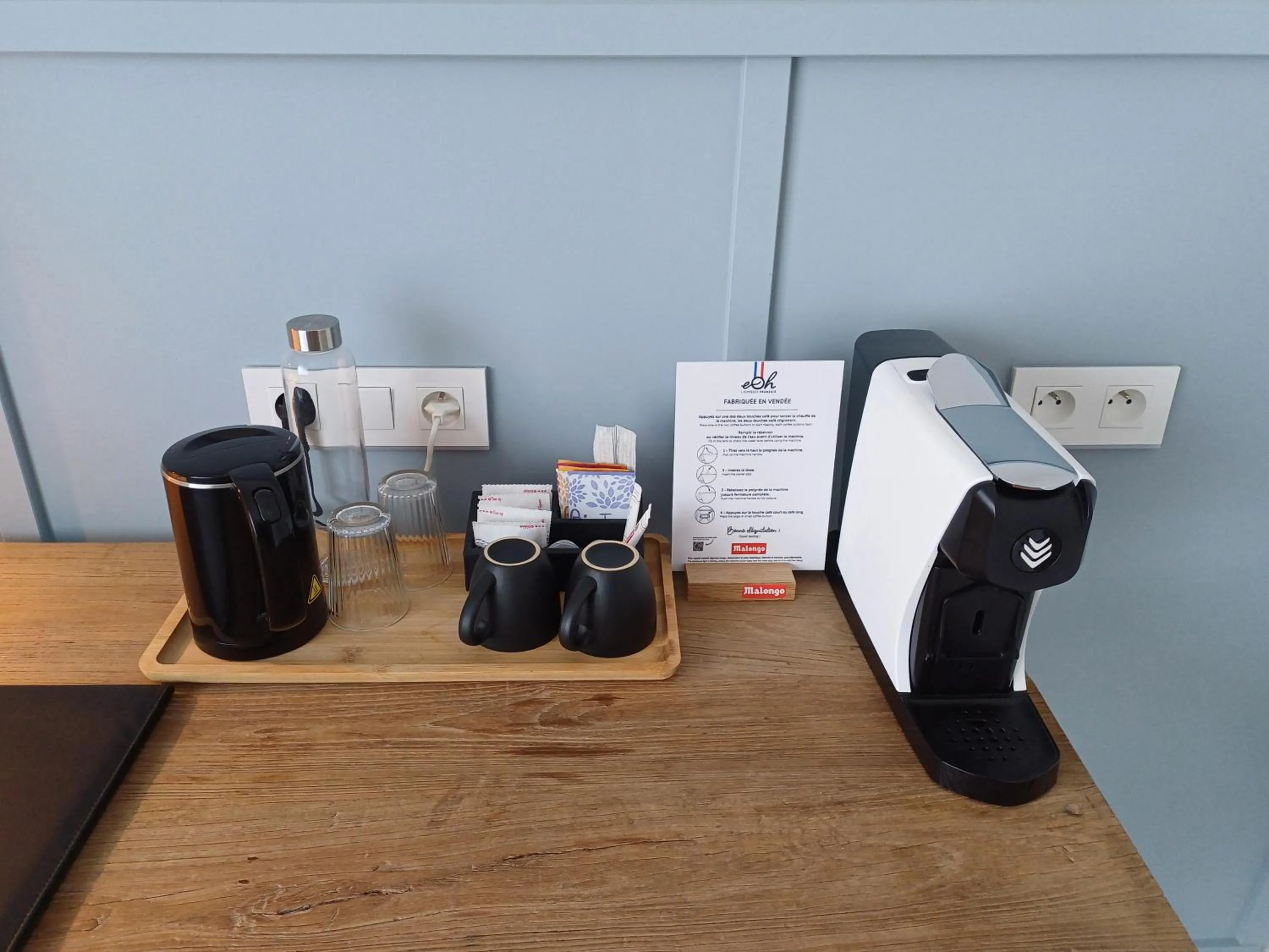 Coffee/tea facilities in Eco-Domaine La Fontaine - HOTEL-SPA - 300 m Plage de la Fontaine aux Bretons