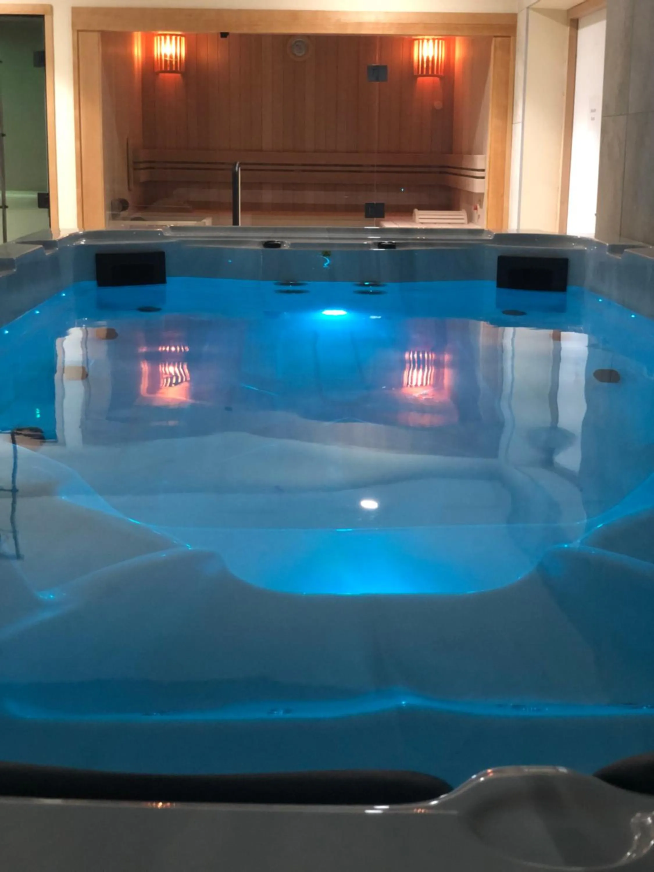 Hot Tub in Eco-Domaine La Fontaine - HOTEL-SPA - 300 m Plage de la Fontaine aux Bretons