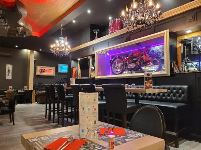 Restaurant/places to eat in Logis Hôtel Acotel