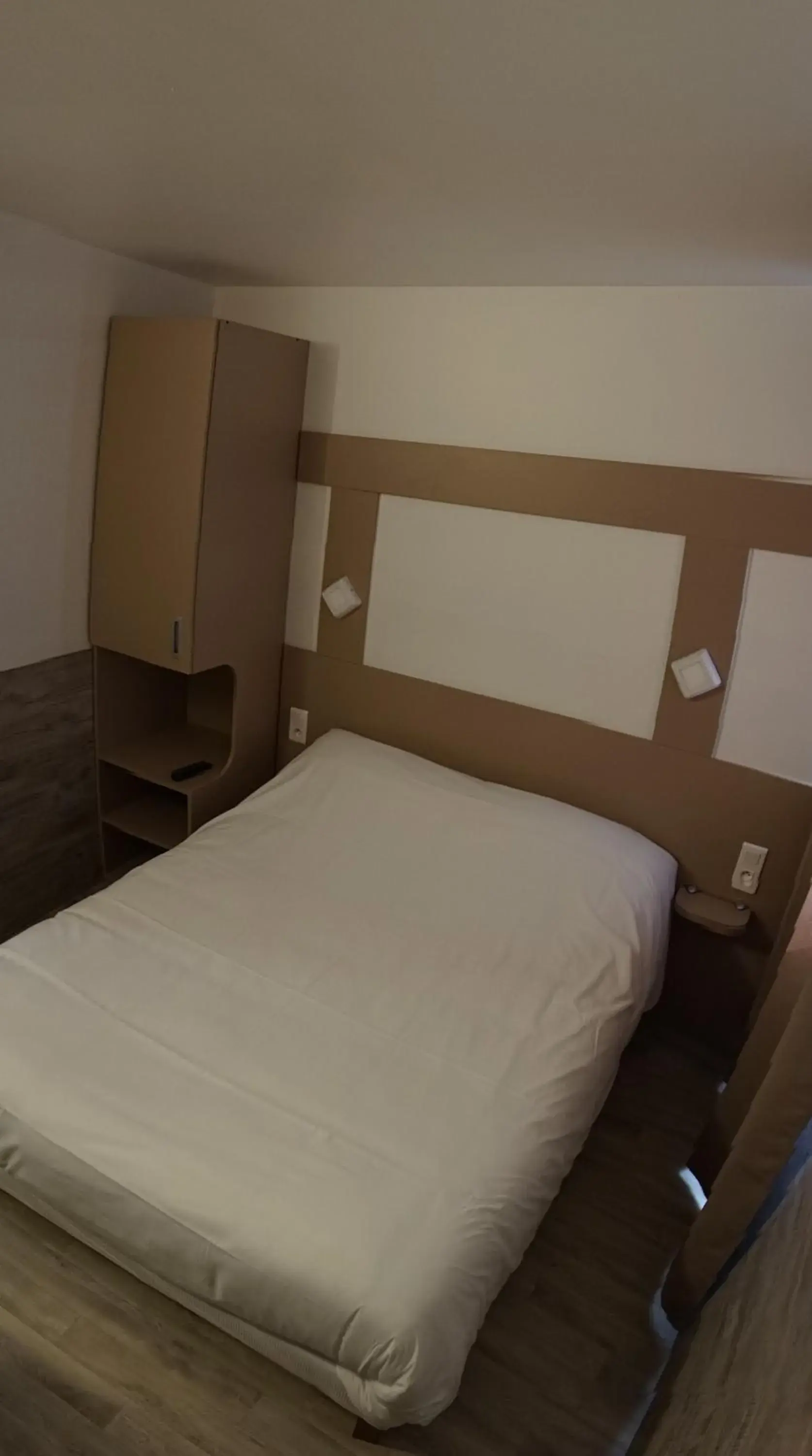 Double Room in Logis Hôtel Acotel Double Room in Logis Hôtel Acotel