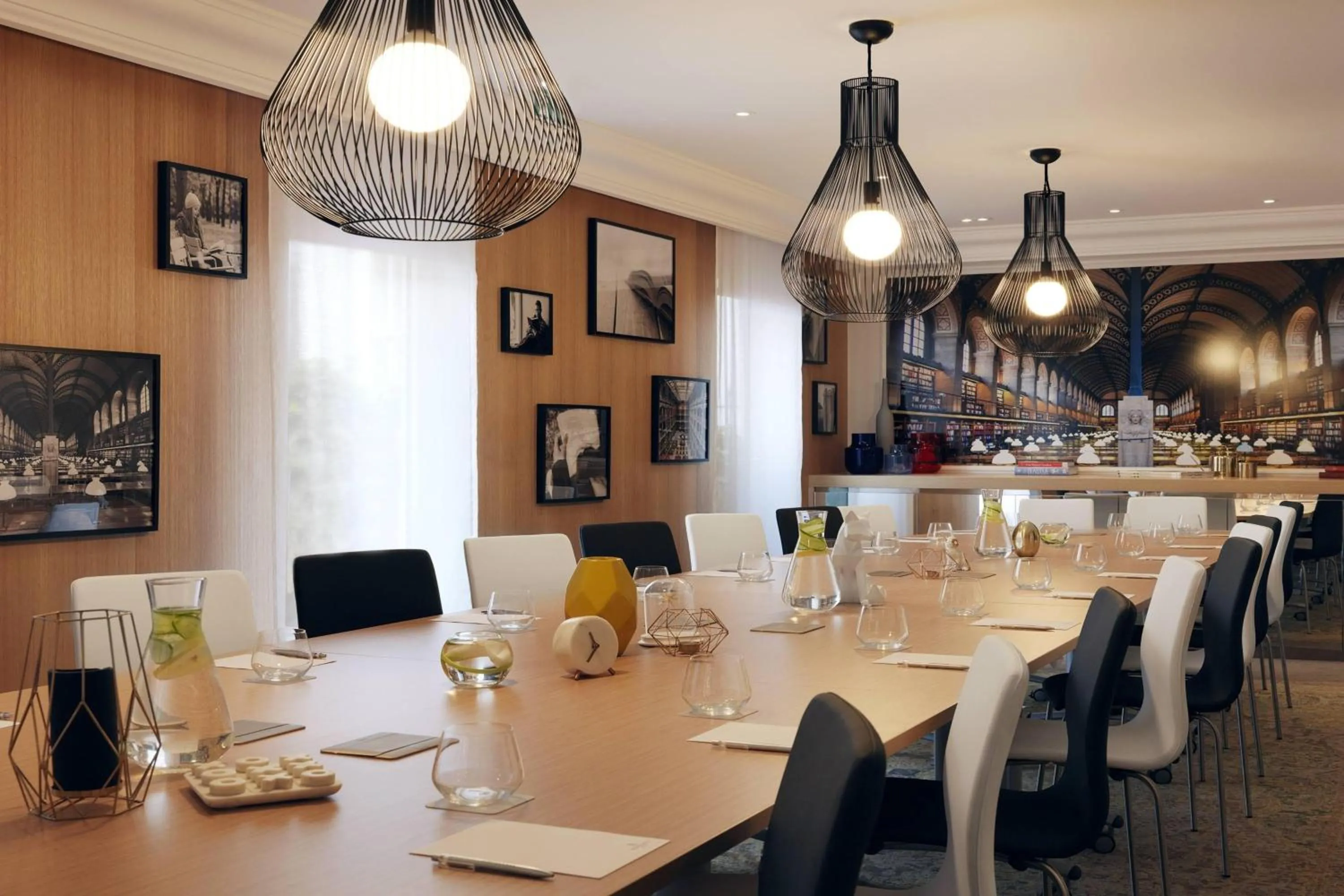 Meeting/conference room in Renaissance Paris Vendome Hotel