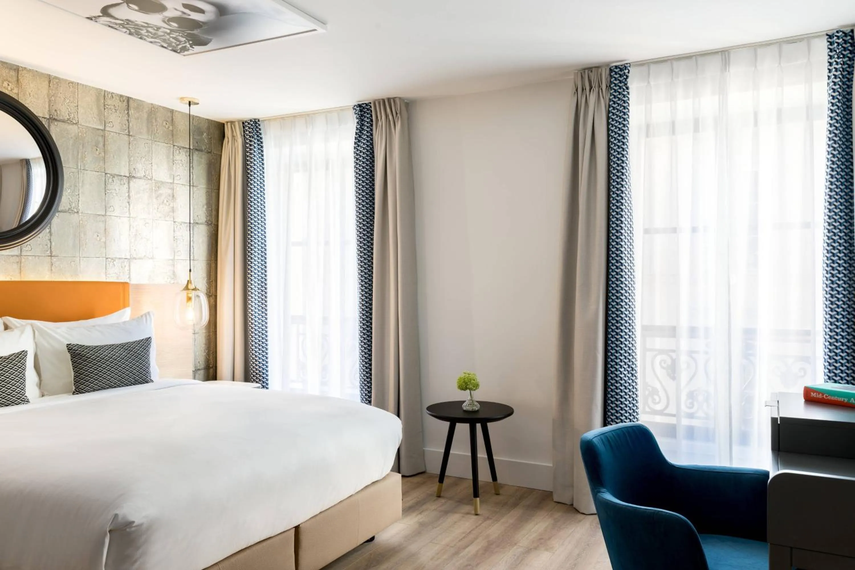 Photo of the whole room in Renaissance Paris Vendome Hotel