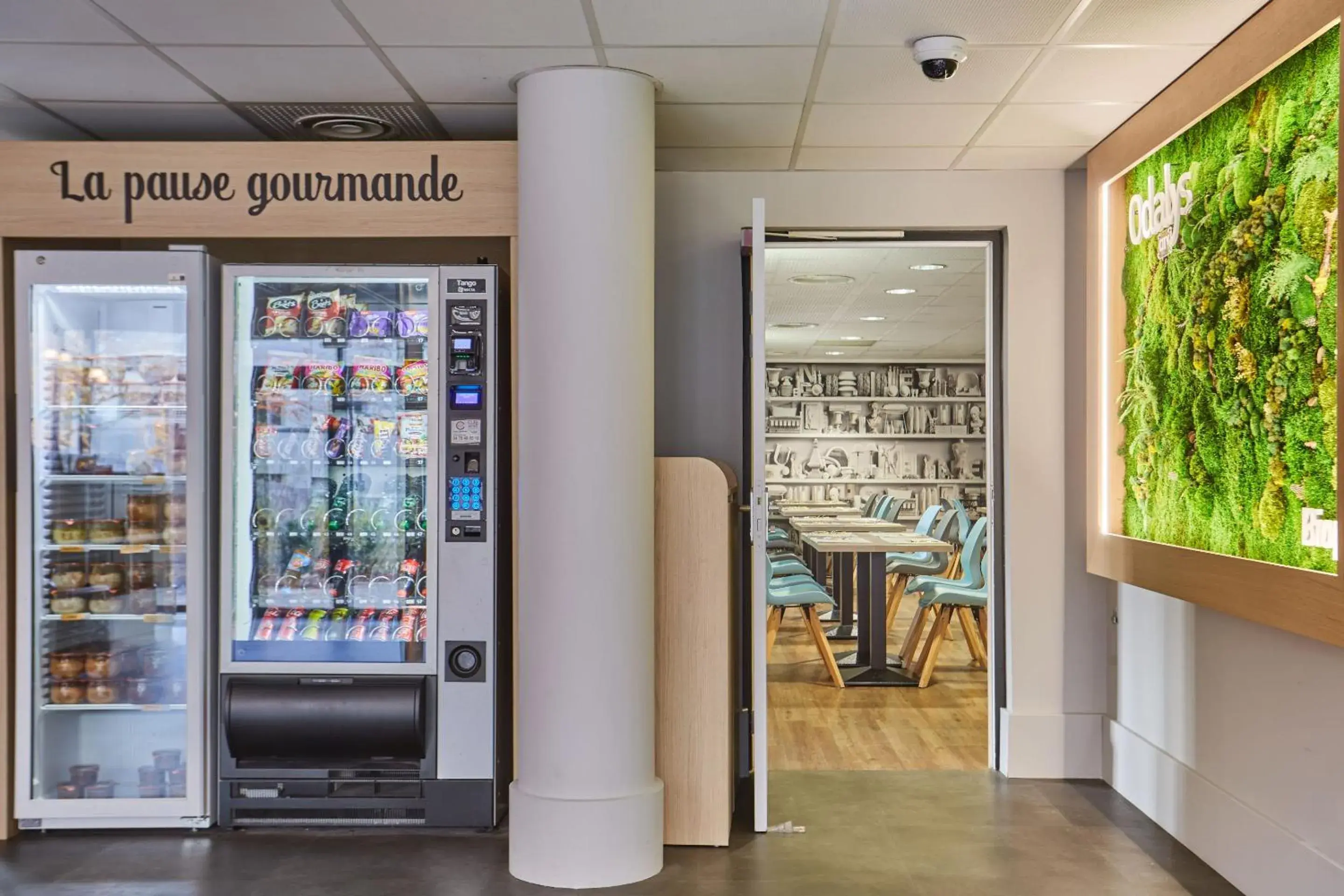 Lobby or reception in Appart'hôtel Odalys City - Bioparc Lyon Est Lobby or reception in Appart'hôtel Odalys City - Bioparc Lyon Est