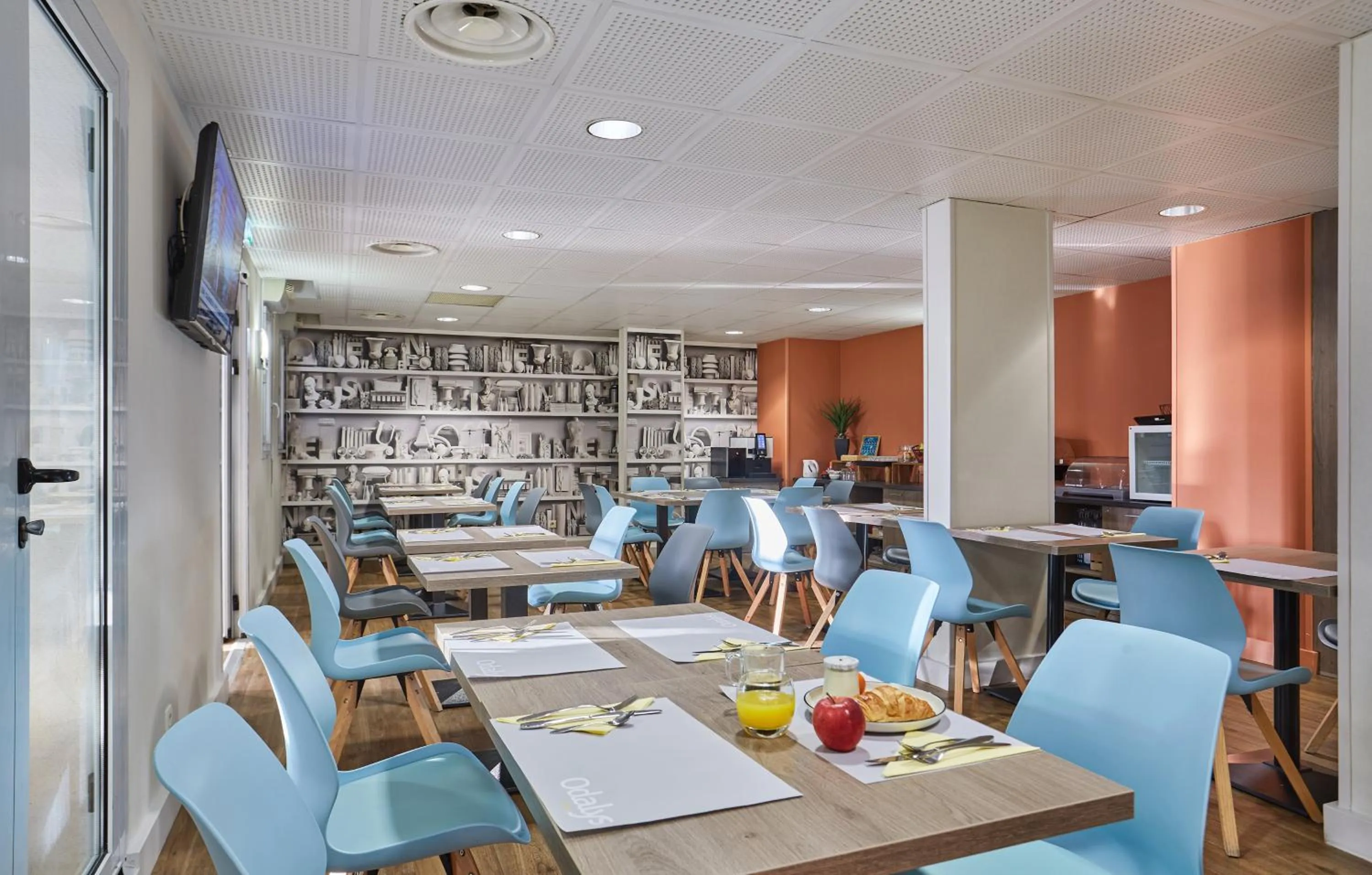 Breakfast in Appart'hôtel Odalys City - Bioparc Lyon Est