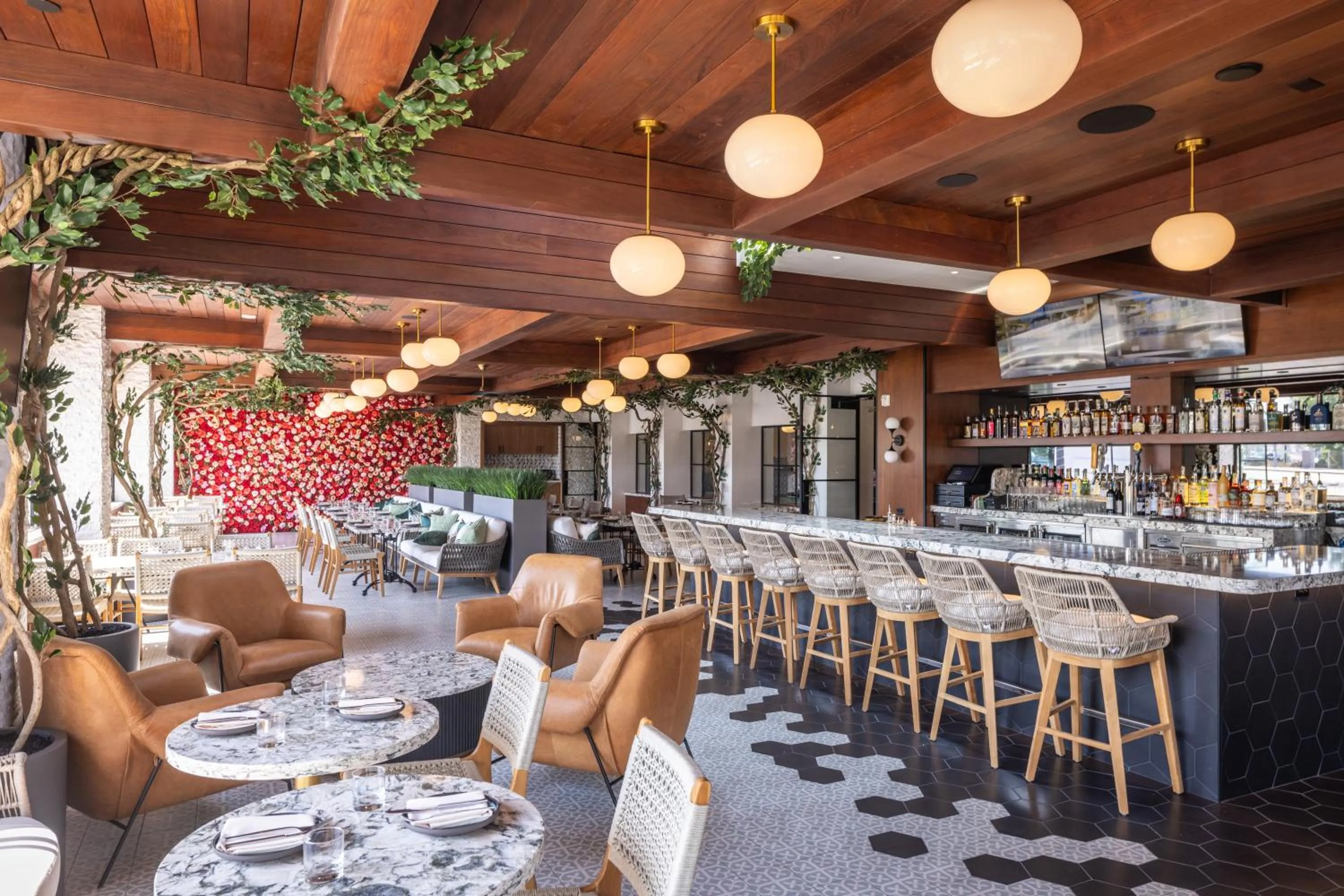 Restaurant/places to eat in Palm Garden Hotel