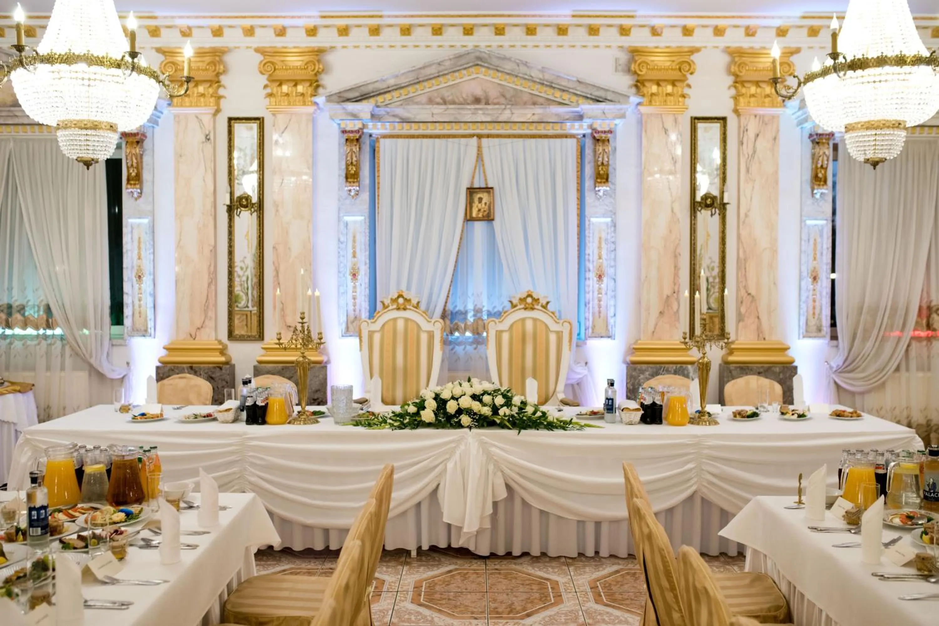 Restaurant/places to eat in Hotel Książę Poniatowski