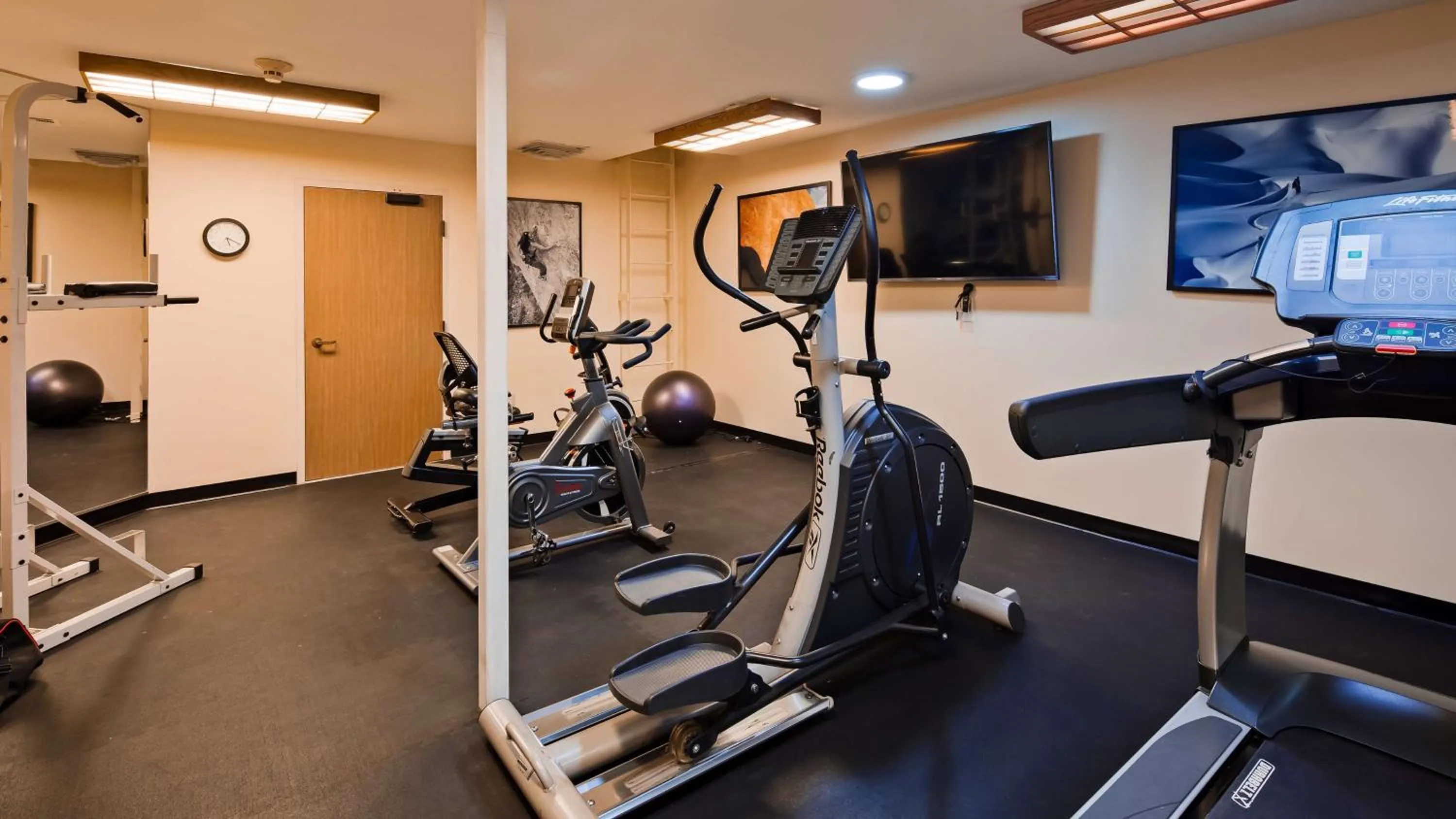 Fitness centre/facilities in Inn at Santa Fe, SureStay Collection by Best Western