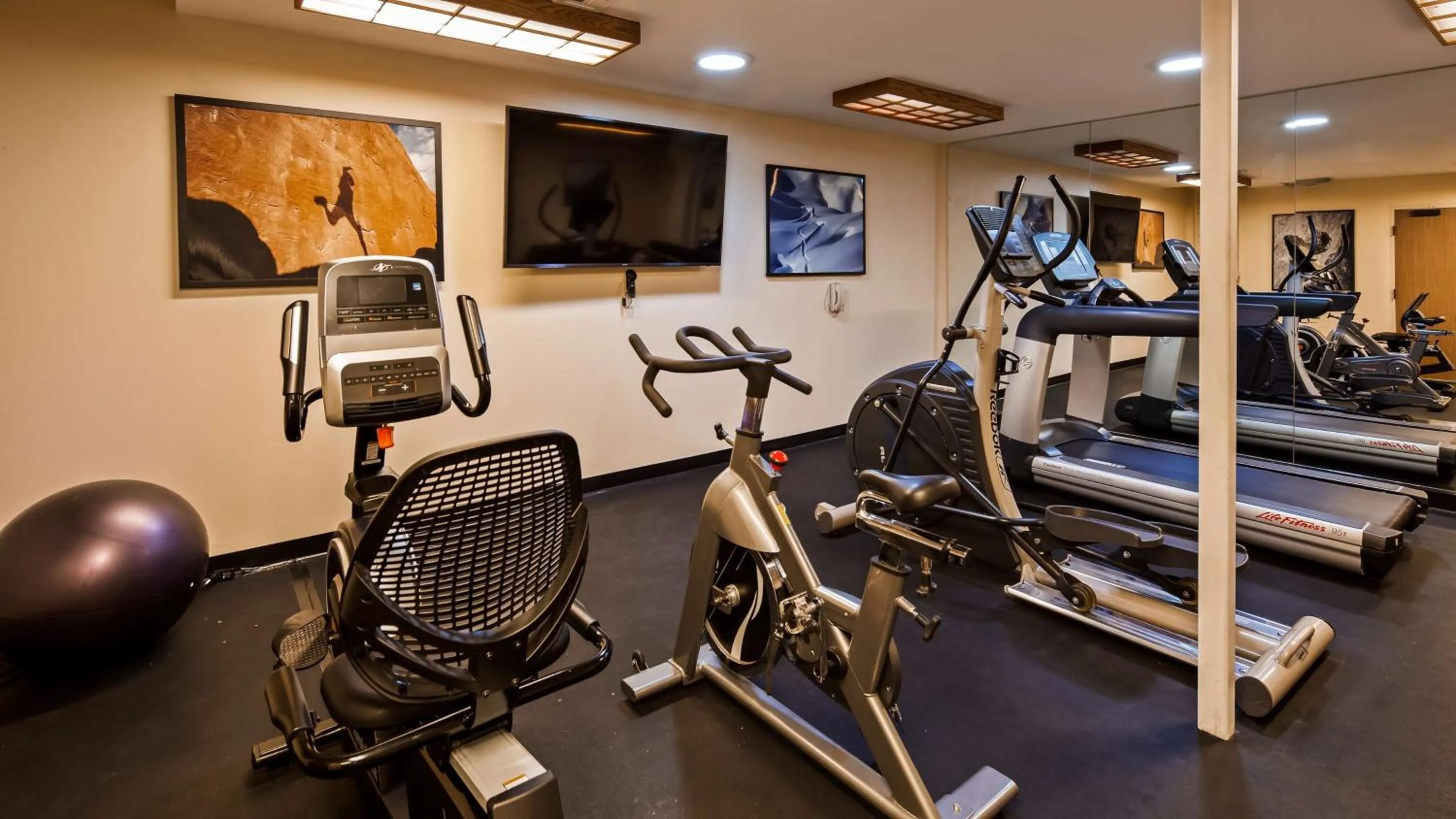 Fitness centre/facilities in Inn at Santa Fe, SureStay Collection by Best Western