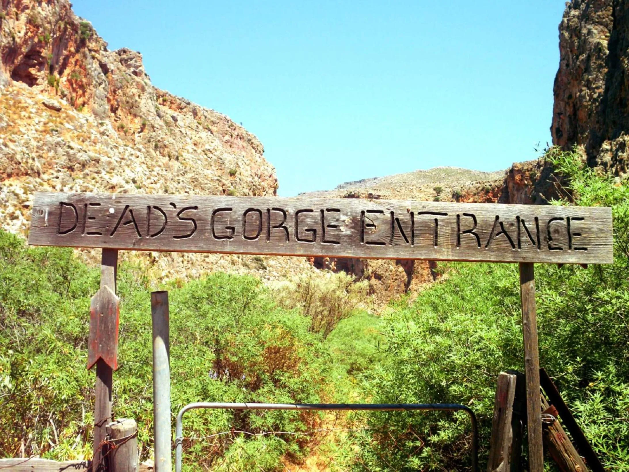 Day in Hotel zakros rooms-restaurant