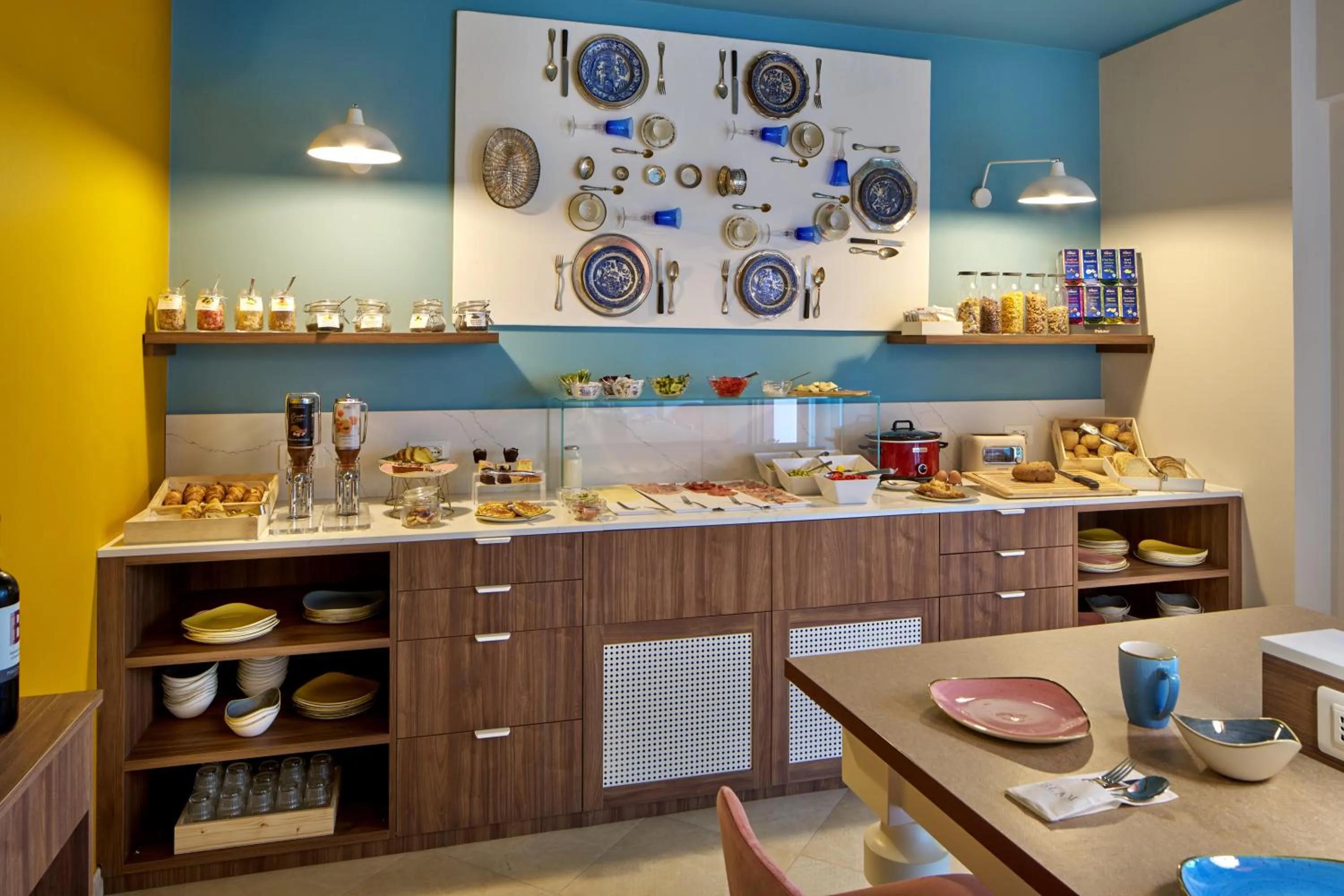 Breakfast in La Vista Postcard Hotel