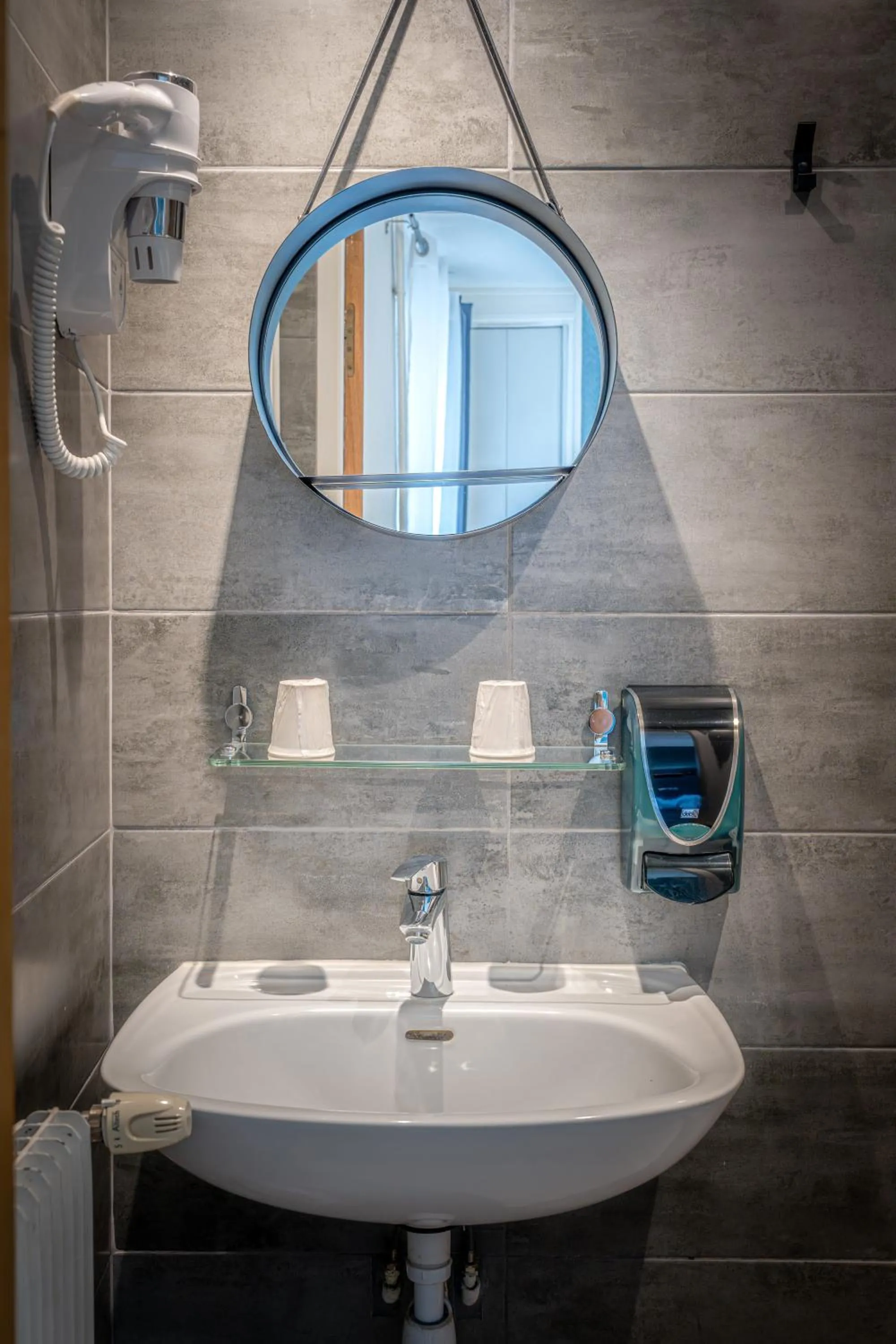 Bathroom in Hôtel du Maine