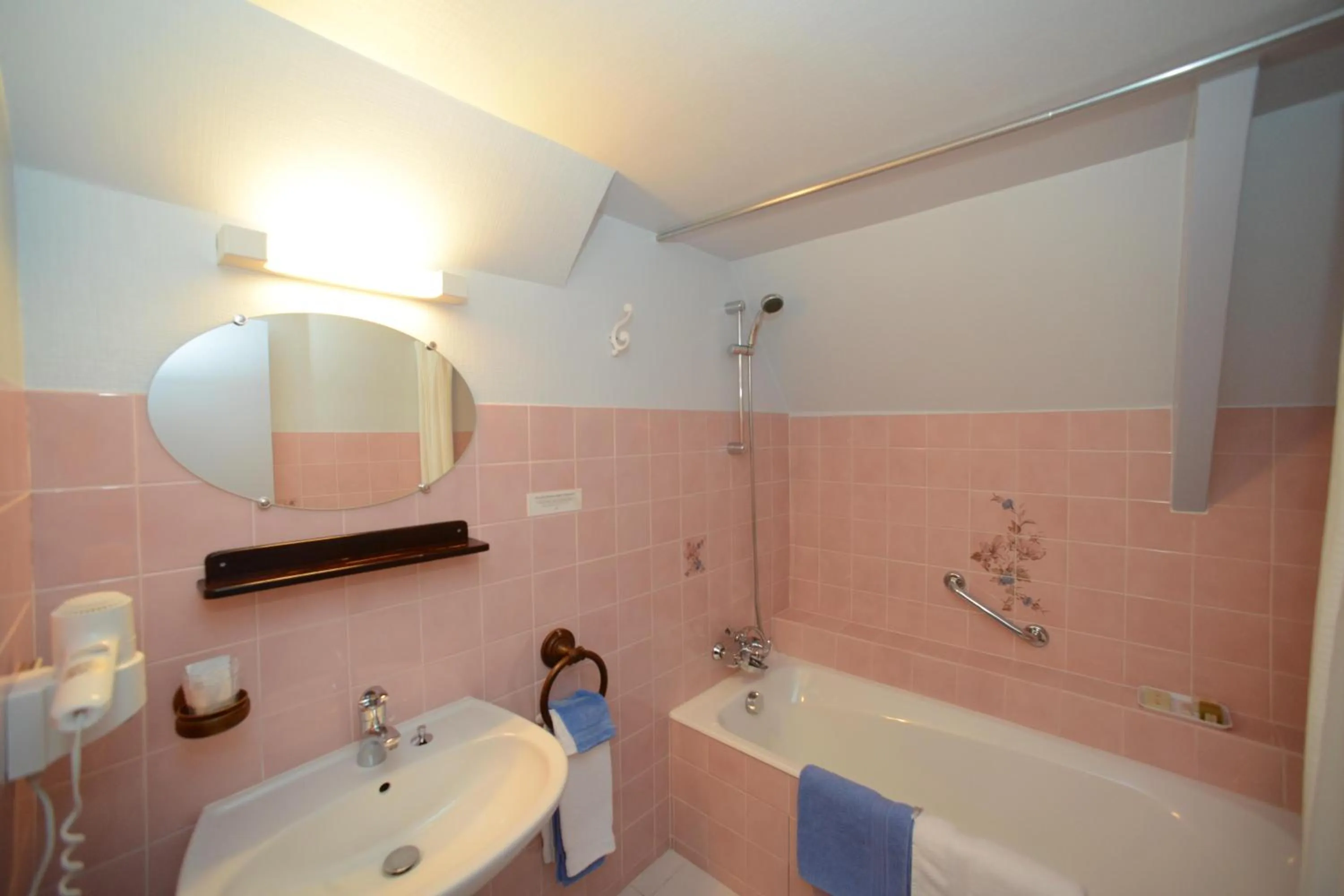 Logis Hôtel Restaurant Manoir De L'Acherie