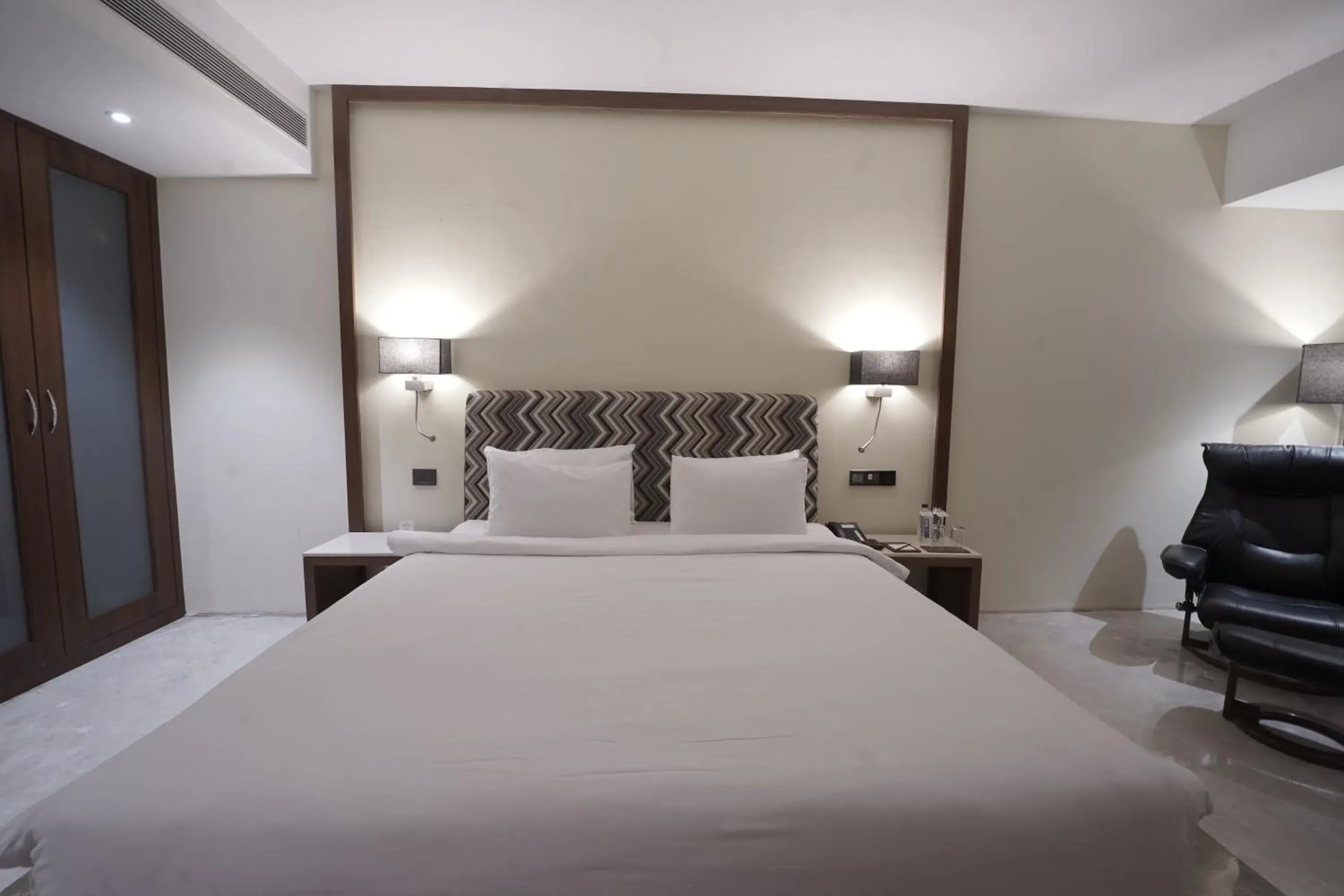 Bedroom, Bed in Babylon Capital Bedroom, Bed in Babylon Capital